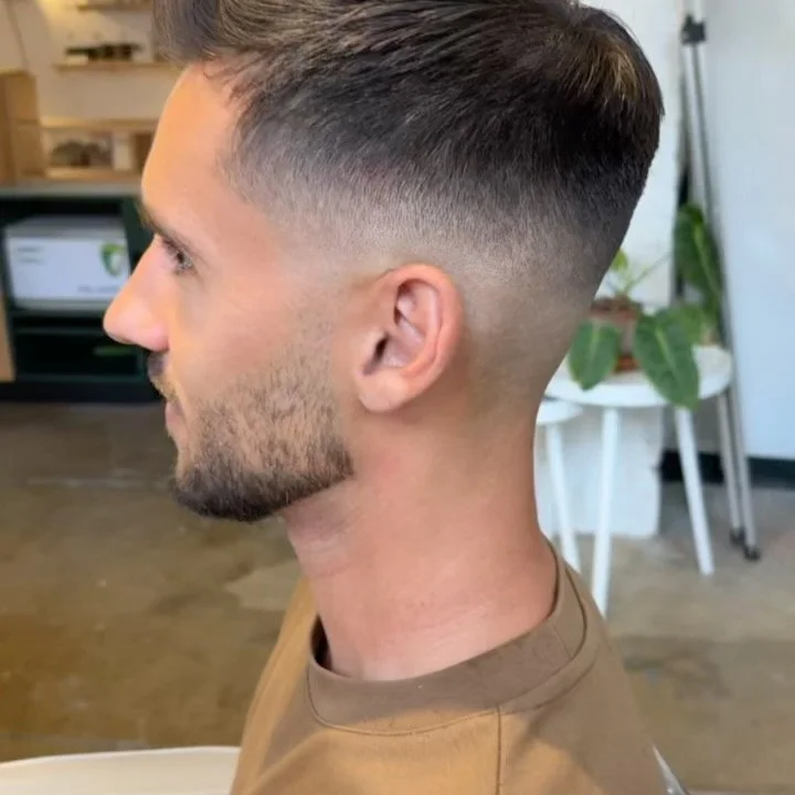 ‼️APPRECIATION POST‼️
Before his upcoming wedding, @thebarberlb_ blessed our own videographer @yaboibakalli with the perfect fade. Congrats buddy!! Have the best time getting hitched!!! 
And since we dont gate keep here, if you&rsquo;ve ever been cur
