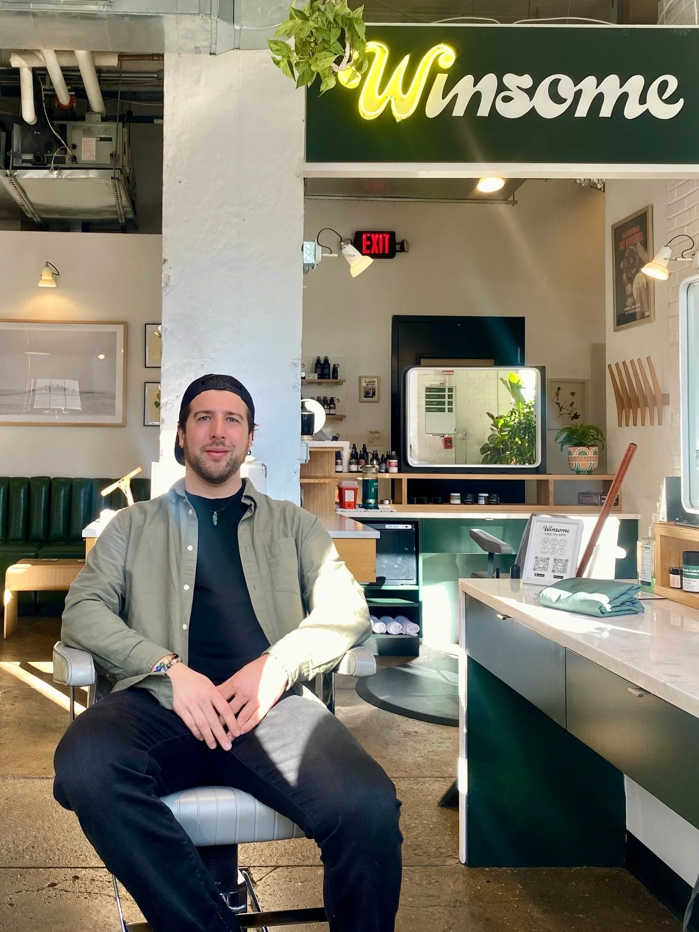 Introducing @robtdoeshair !!! 🙏
So thankful to have Rob on the ground with us at Winsome (ask him about his days &ldquo;up in the air&rdquo; 😉). He brings a friendly, consultative approach to barbering + years of experience behind the chair. He&rsq