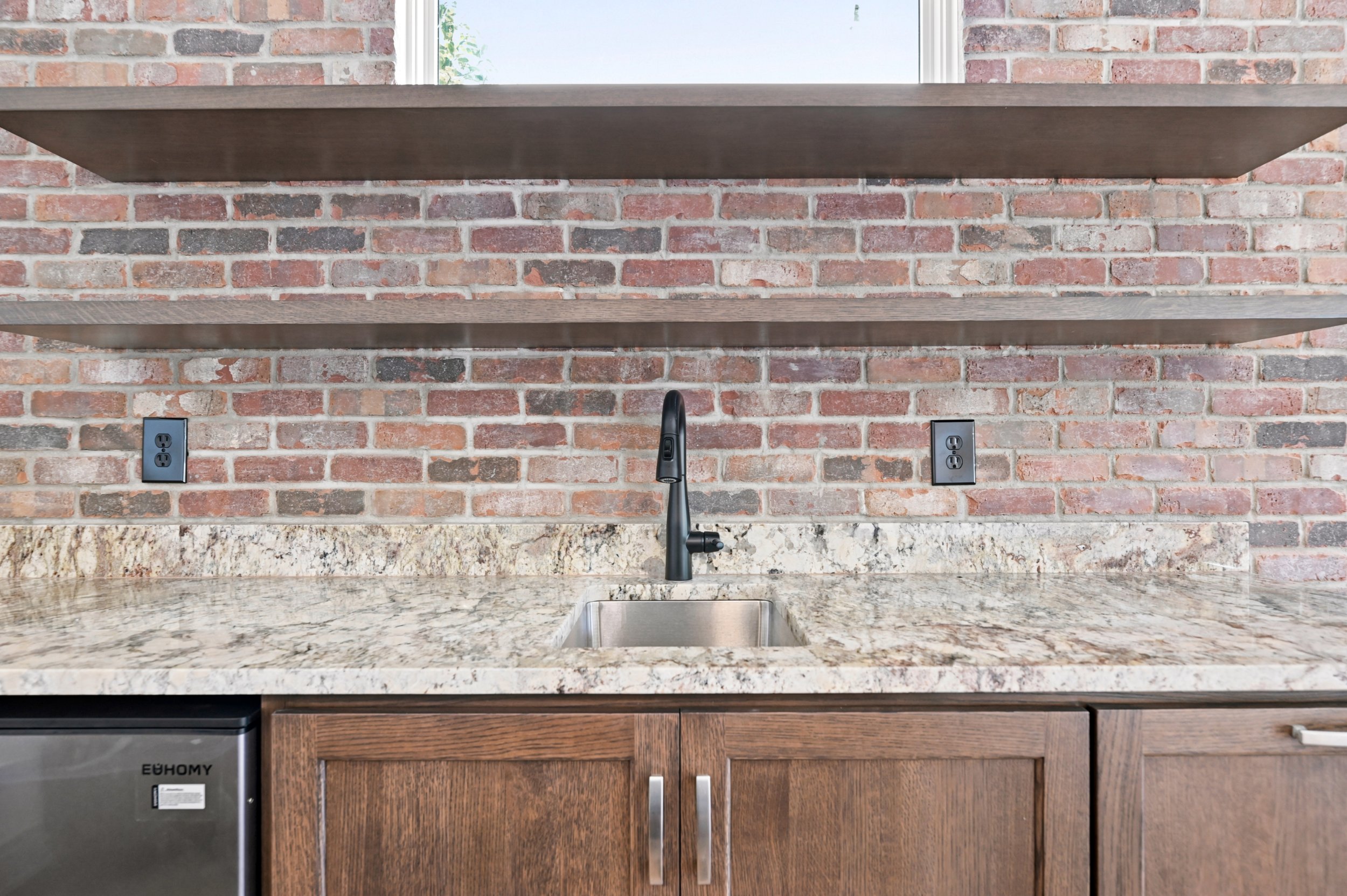 409 n st Claire_024.jpg