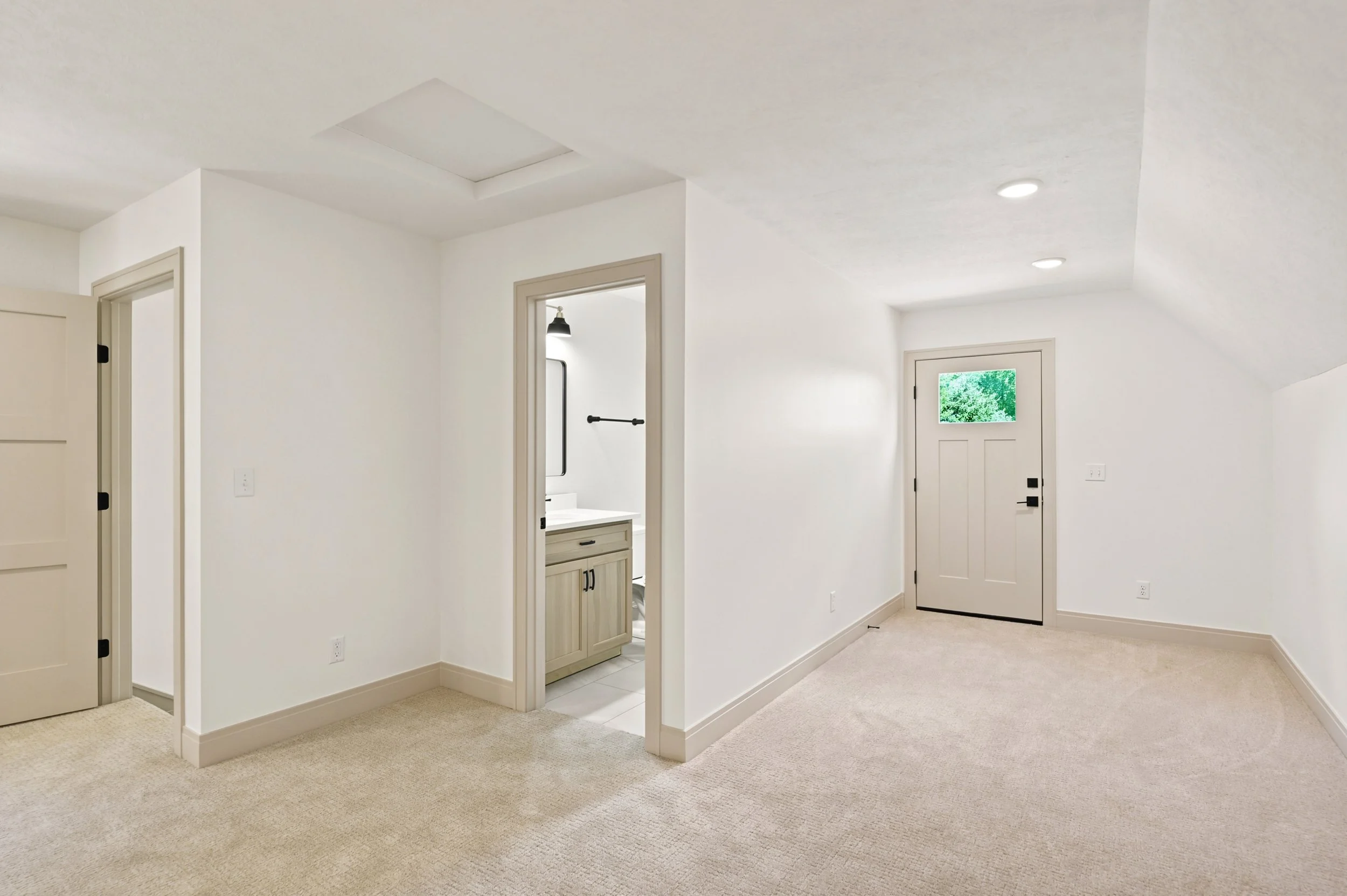 409 n st Claire_049.jpg