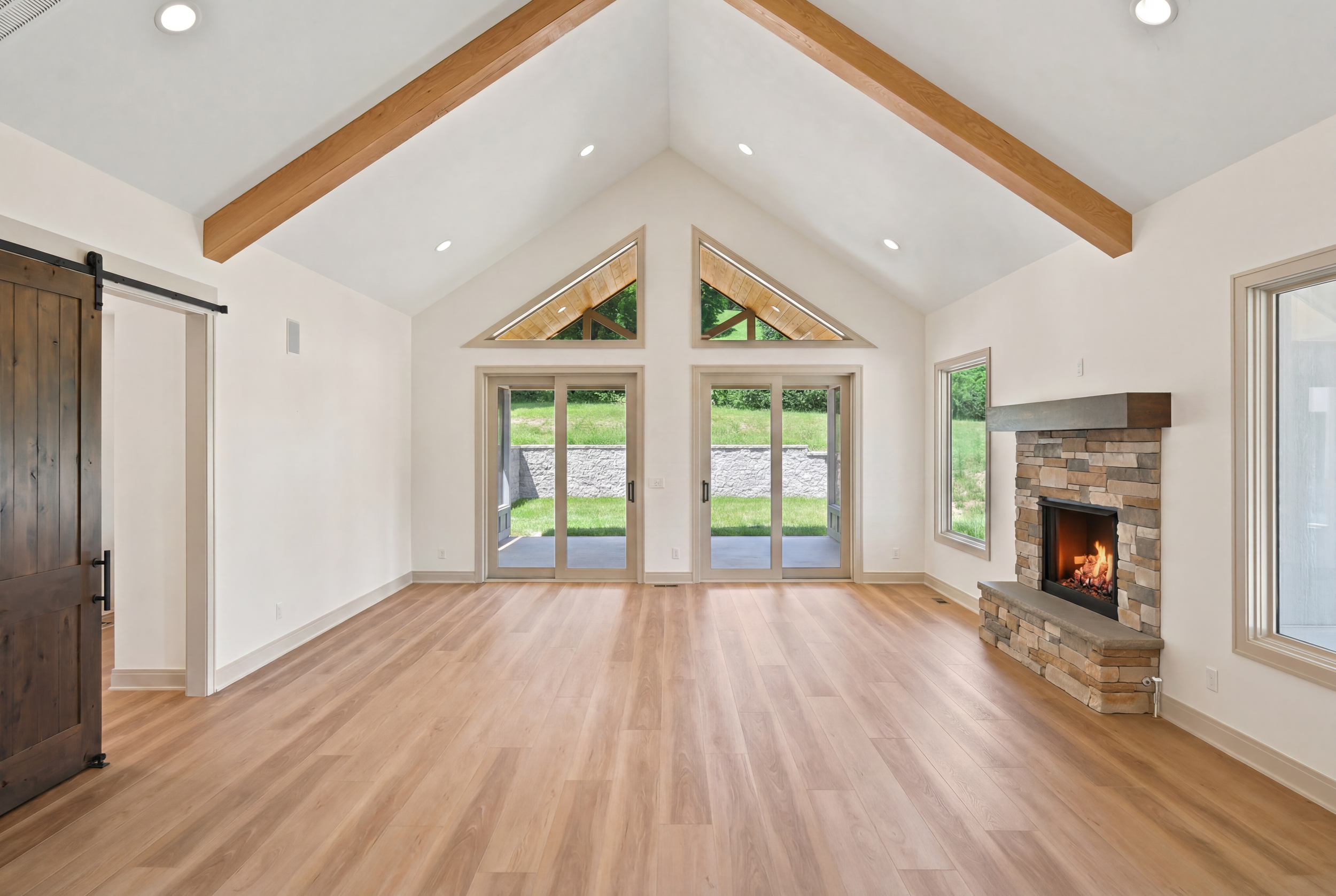 409 n st Claire_005.jpg