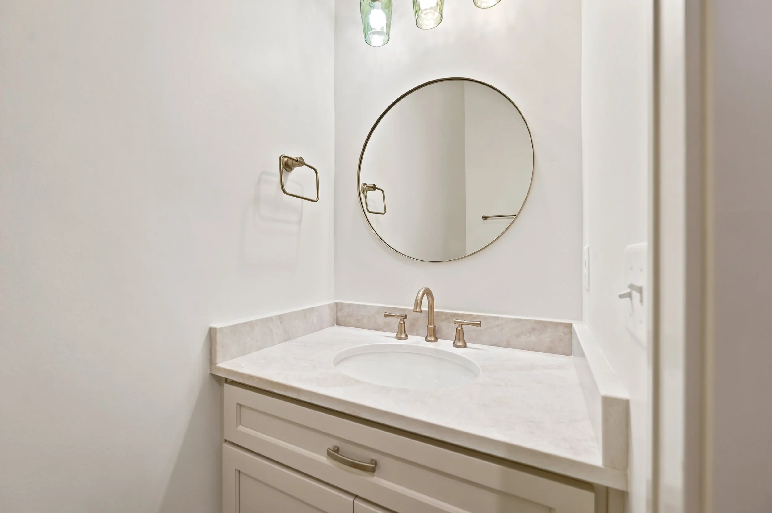 409 n st Claire_039.jpg