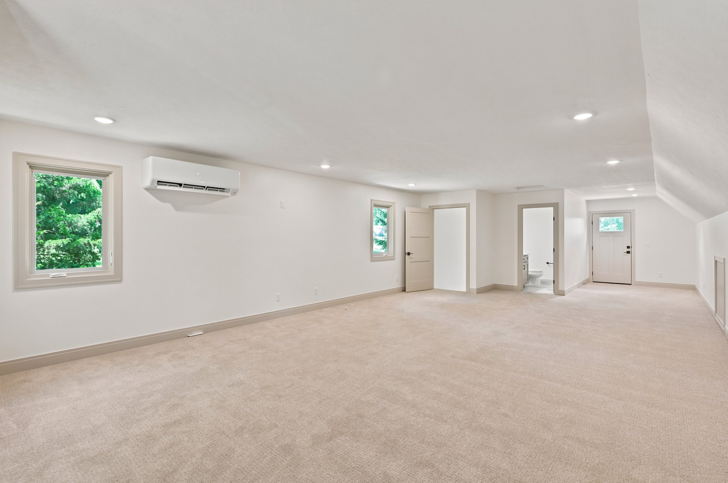 409 n st Claire_048.jpg