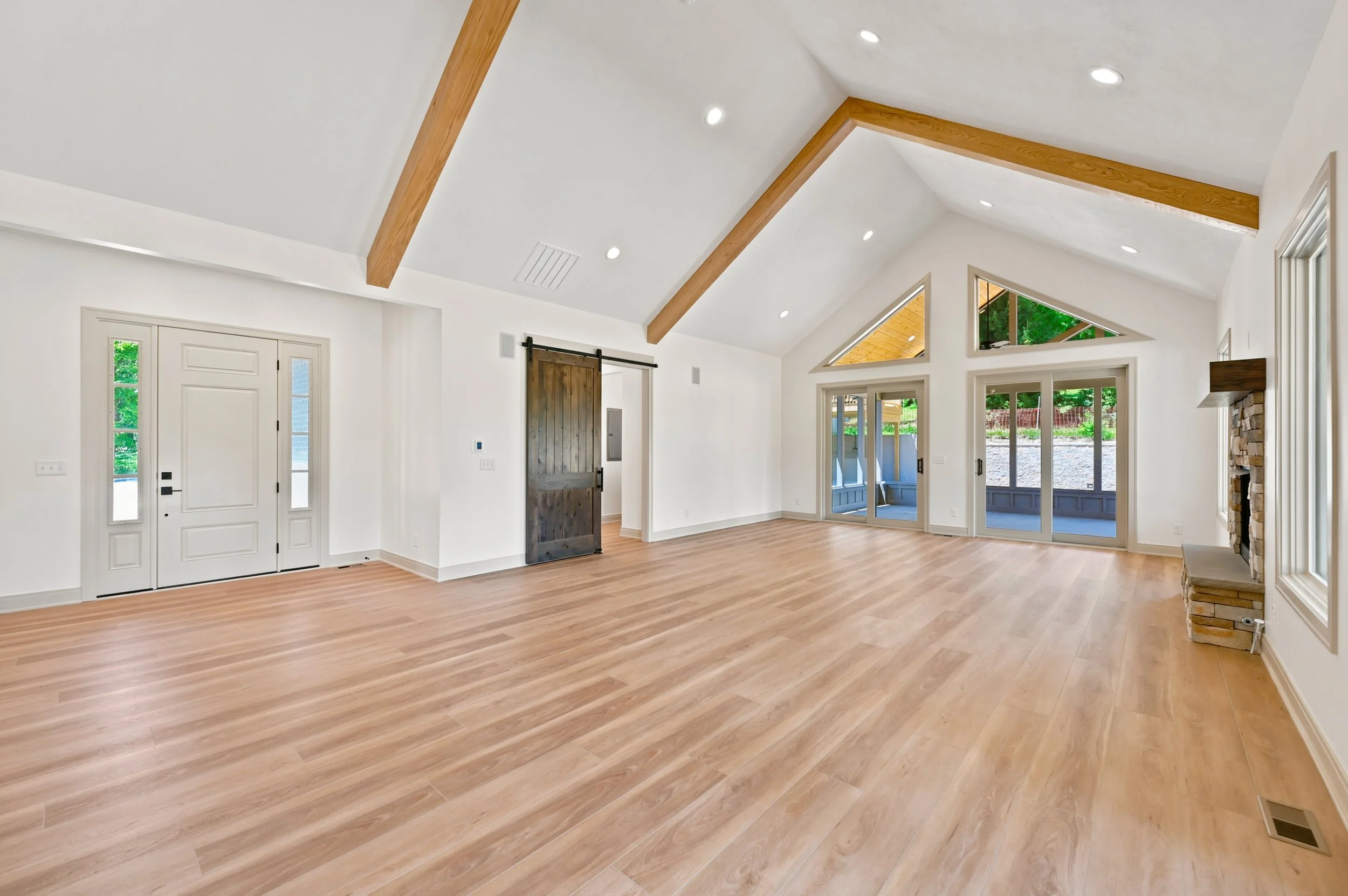 409 n st Claire_002.jpg
