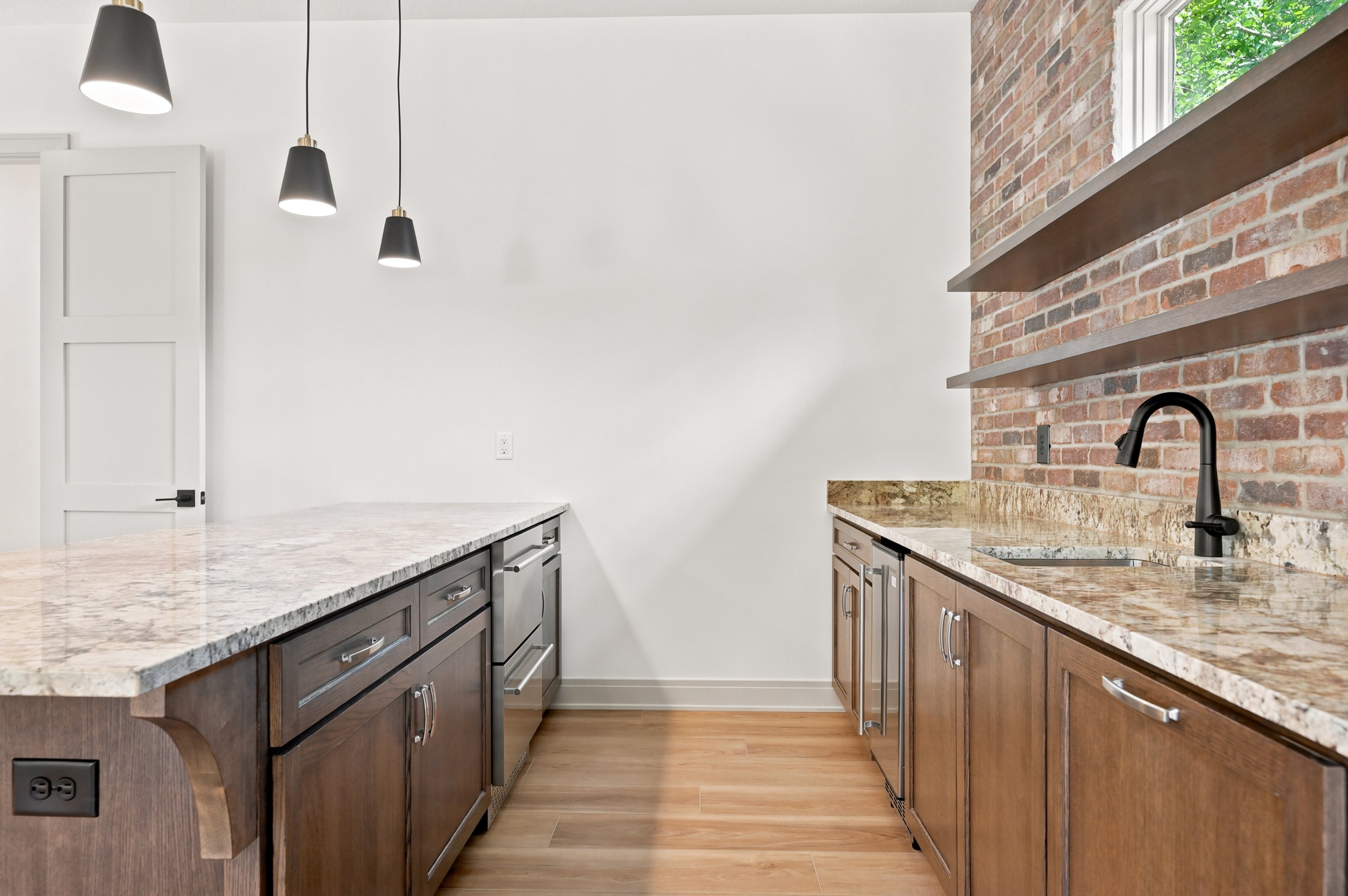 409 n st Claire_023.jpg