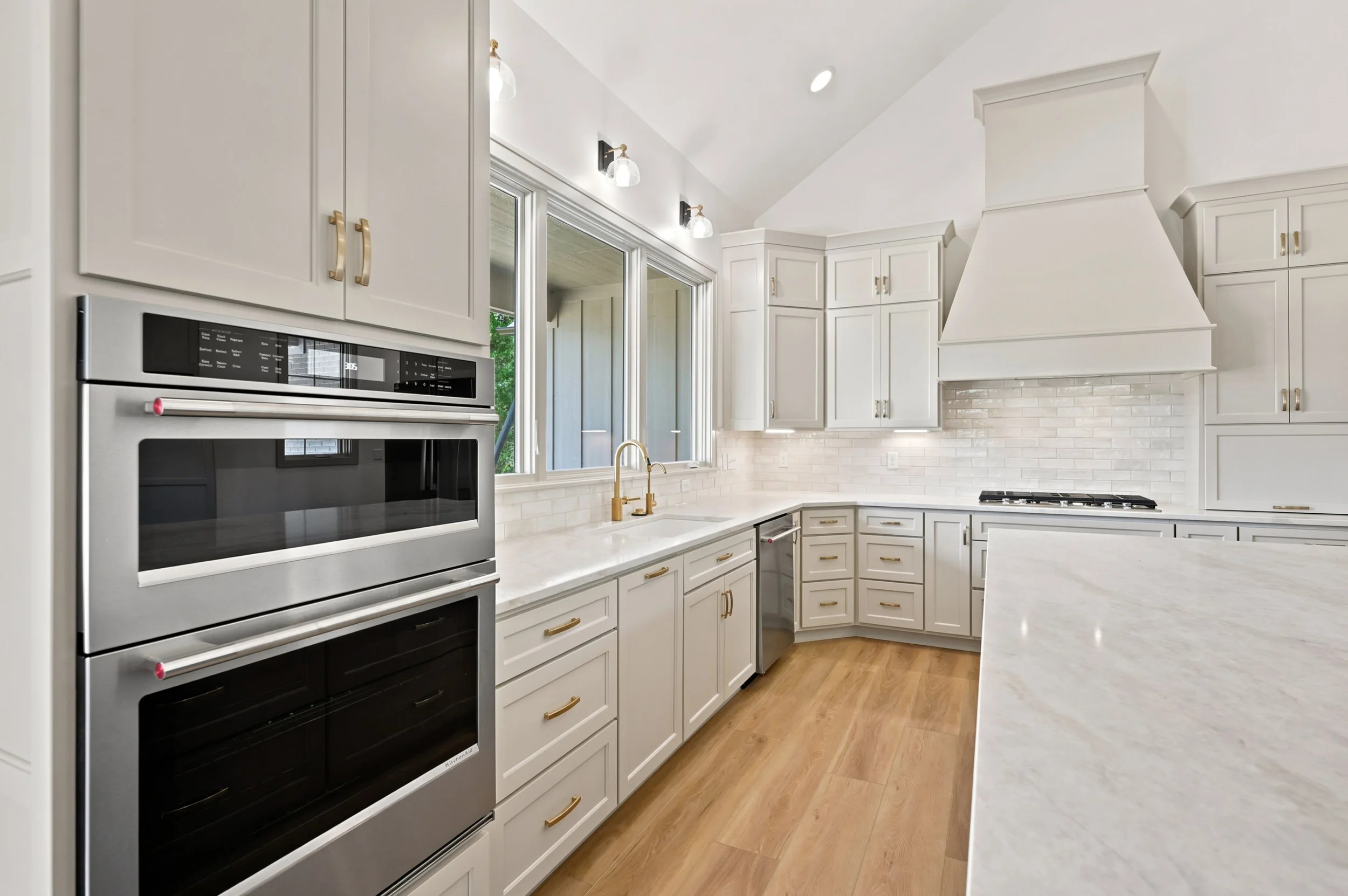 409 n st Claire_018.jpg