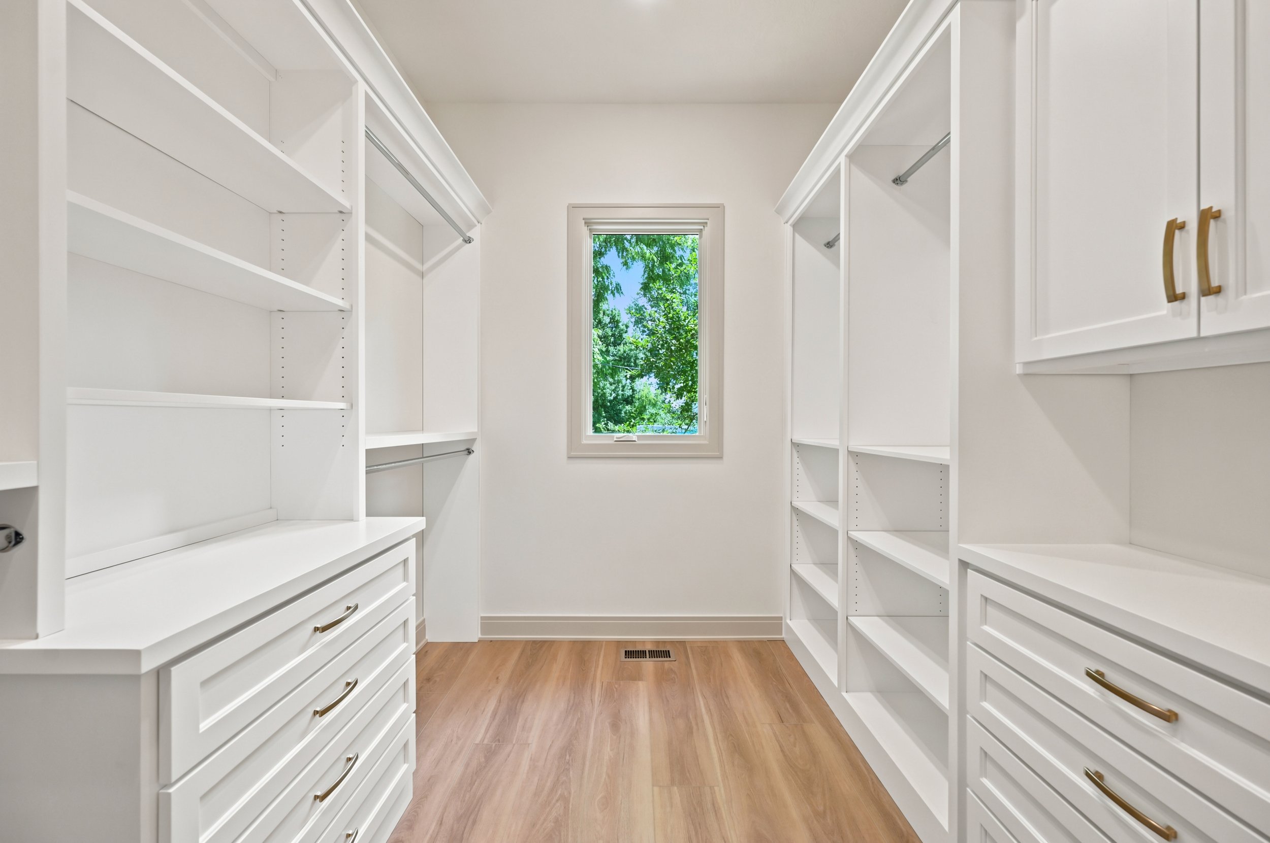 409 n st Claire_036.jpg