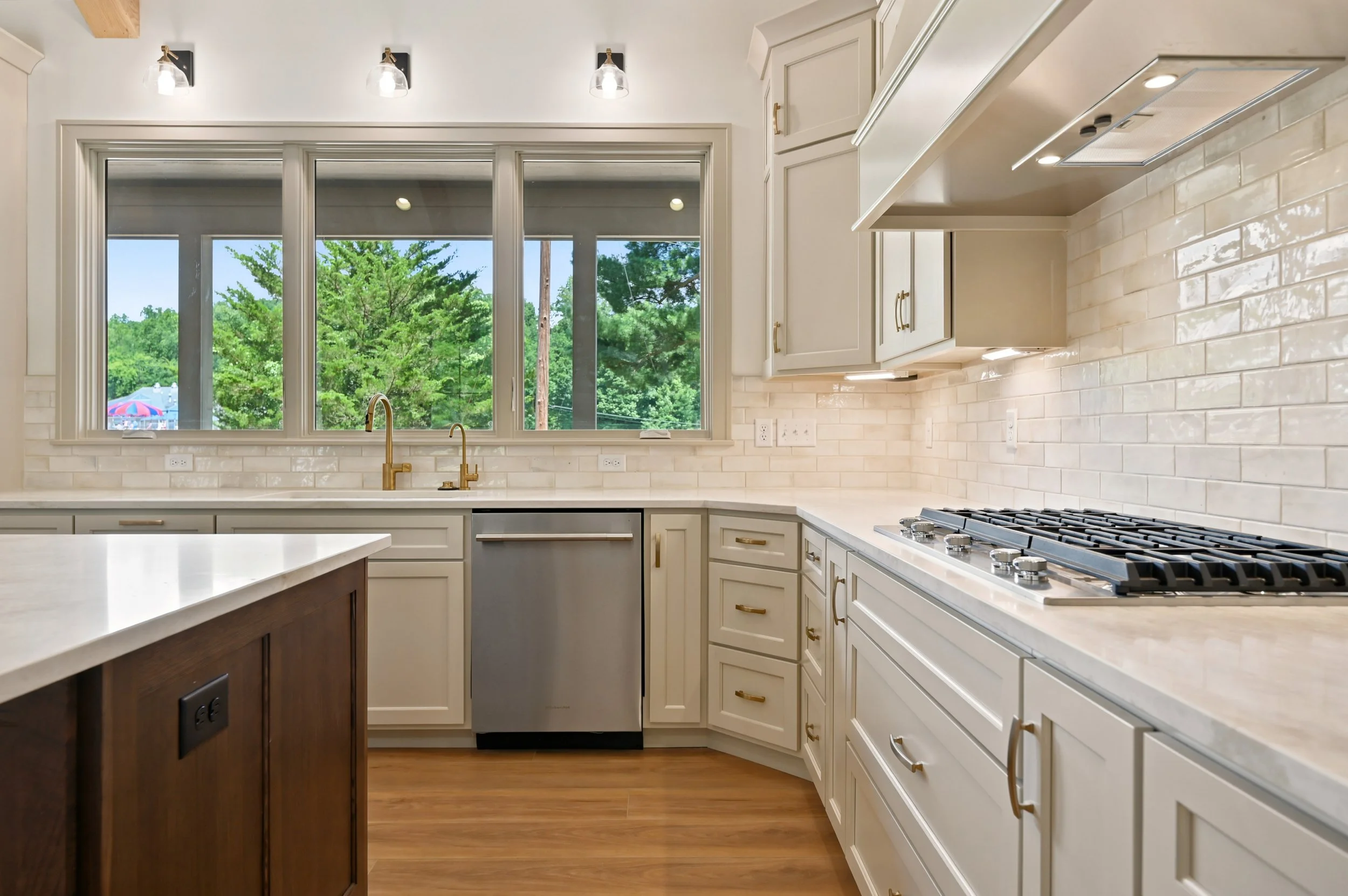 409 n st Claire_017.jpg