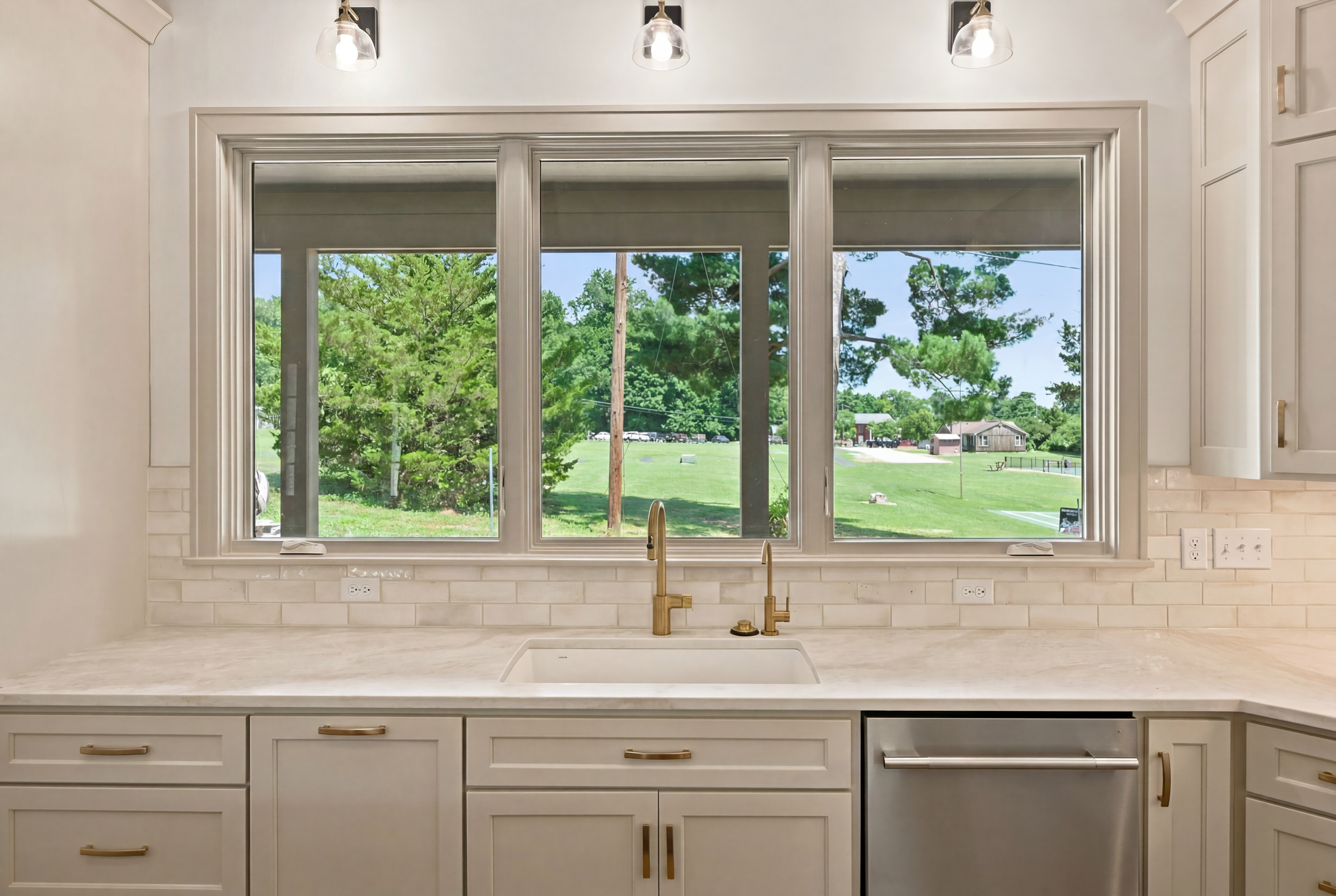 409 n st Claire_016.jpg