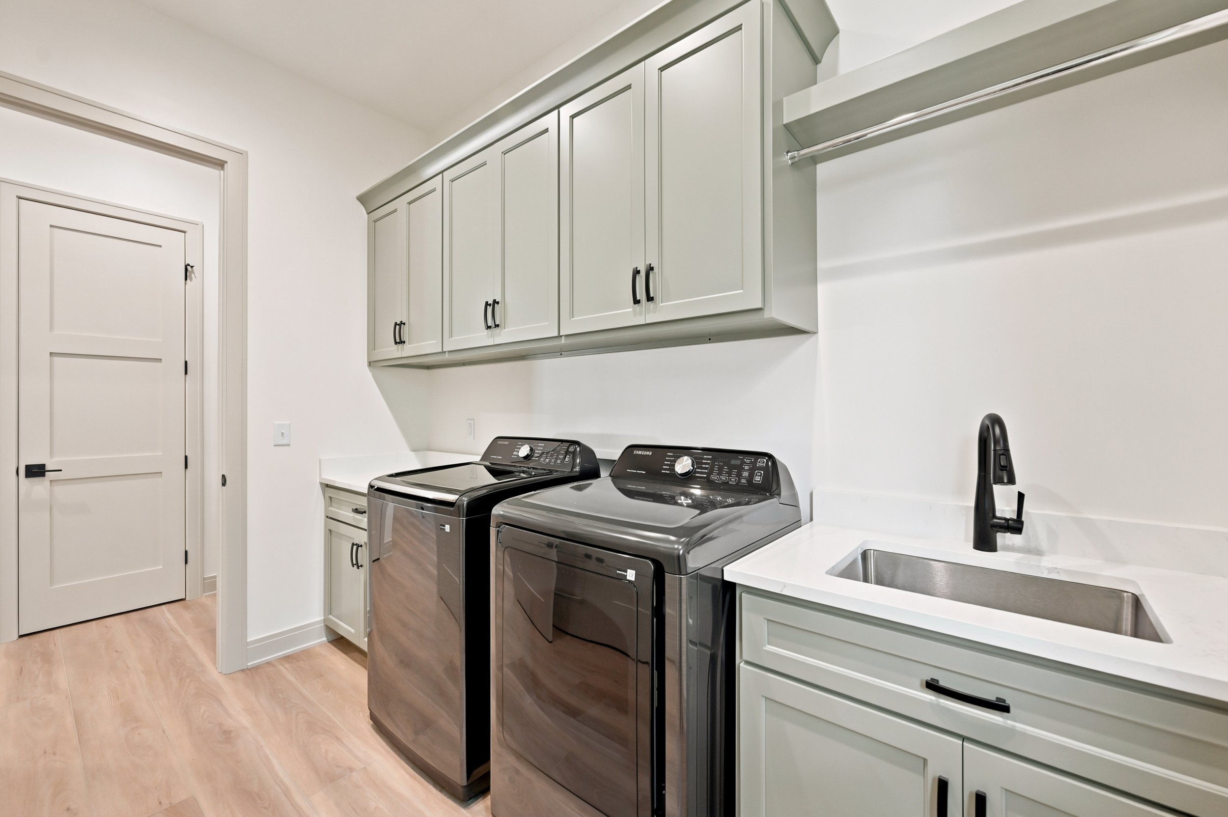 409 n st Claire_038.jpg