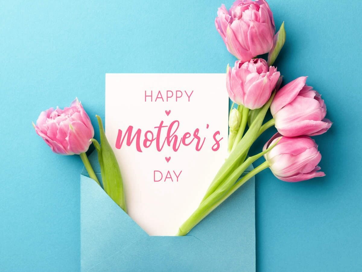 Felicidades para todas las madres. Les deseo lo mejor y disfruten un dia tan especial al lado de sus seres queridos.