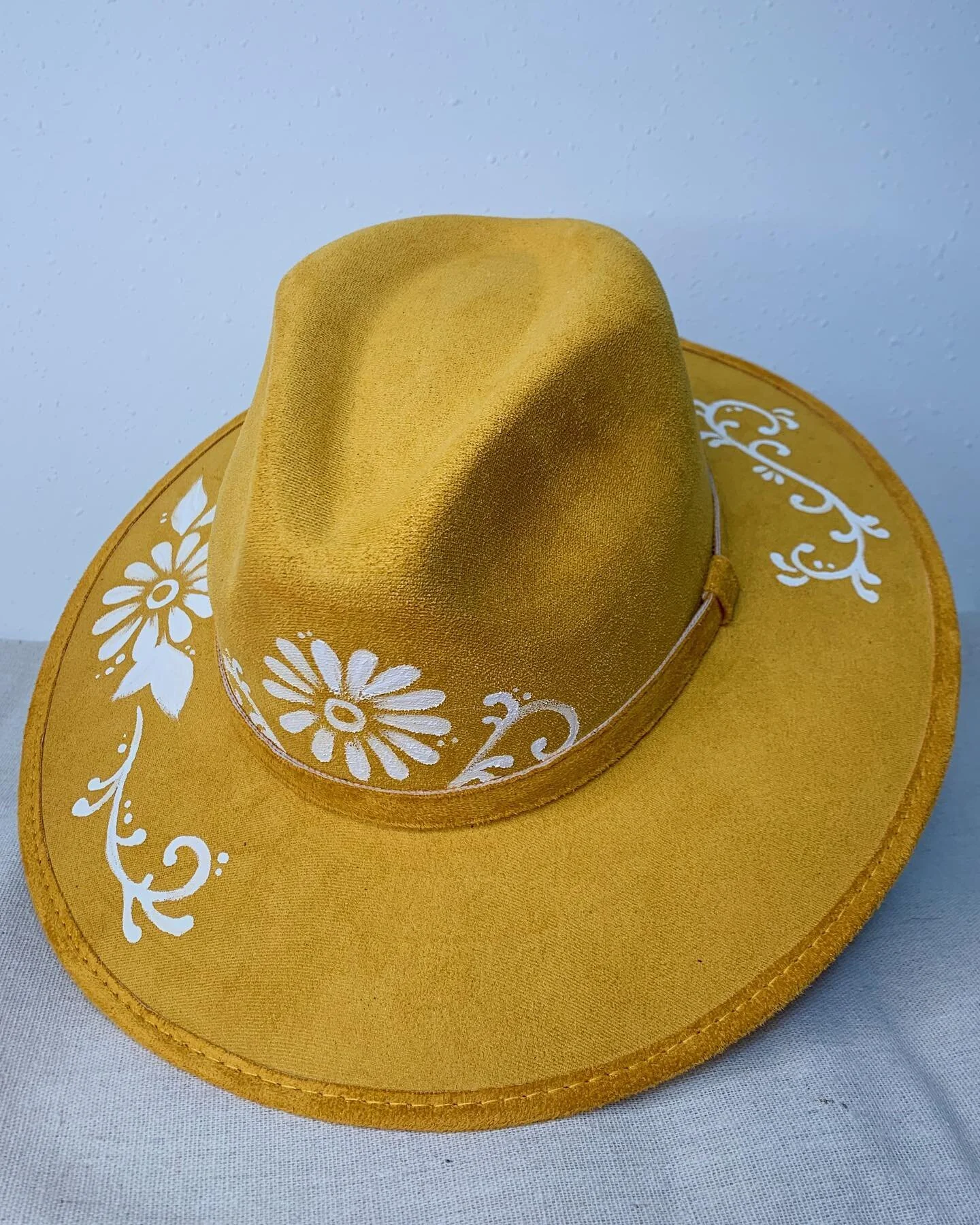 Sol! She is out most simple hat but yet very stunning!