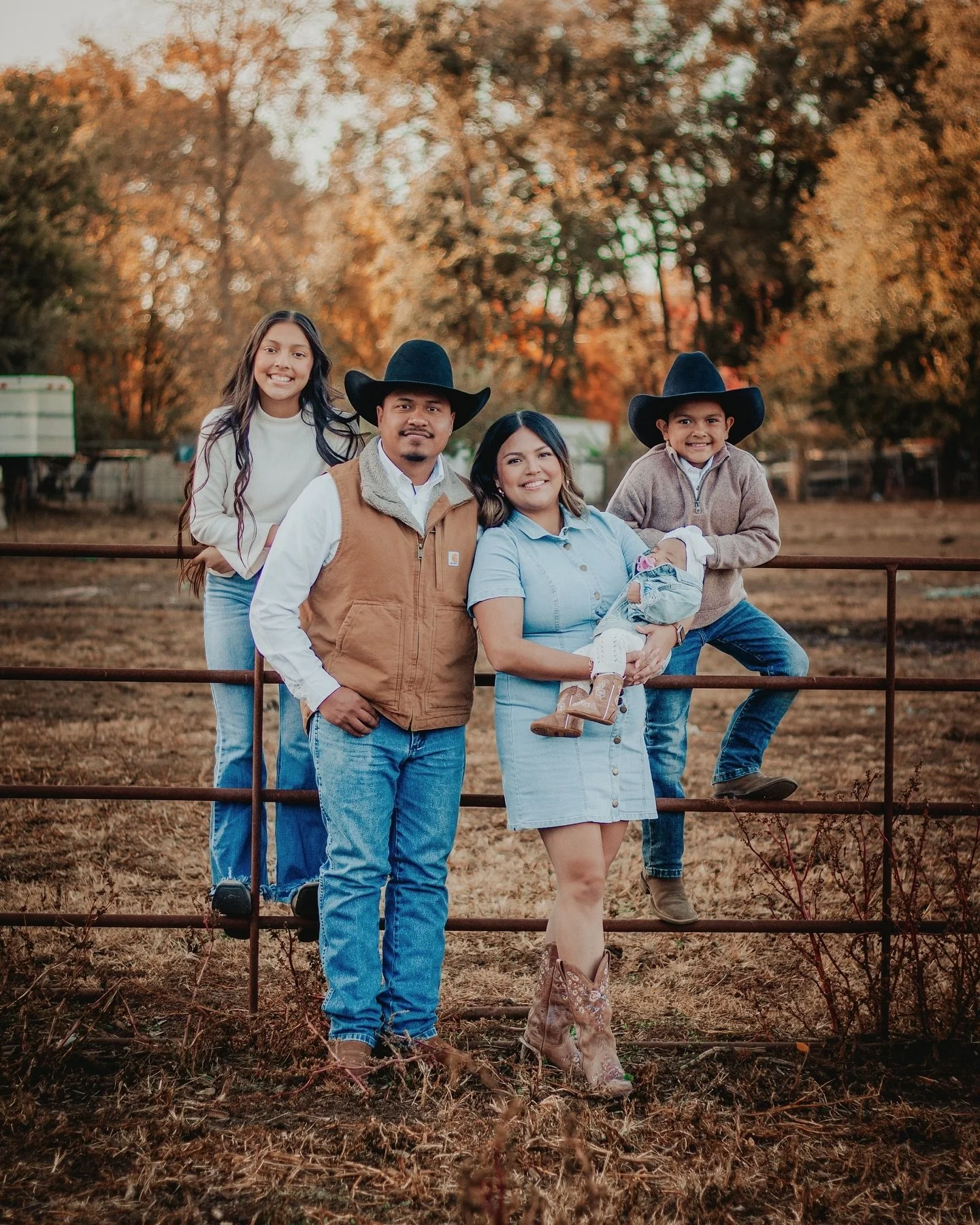 Family photo shoot with a surprise ending 💍