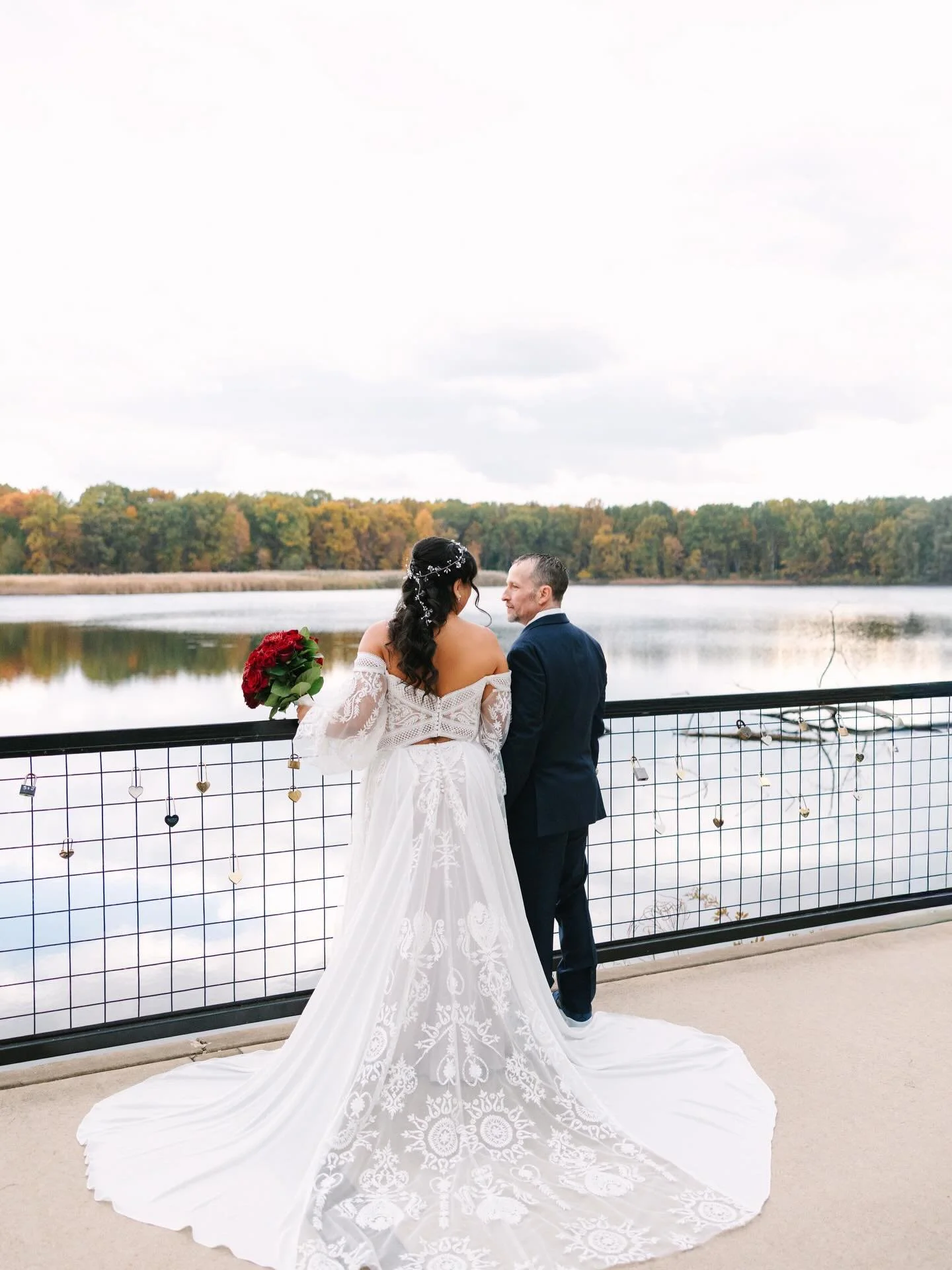 A little boho bridal moment ✨

Our bride, Melissa, looks SO gorgeous in her @allwhowander gown! 

Photography: @abbeygrimphoto 
Venue: @theallureonthelake 
Flowers: @kristinalynnfloral