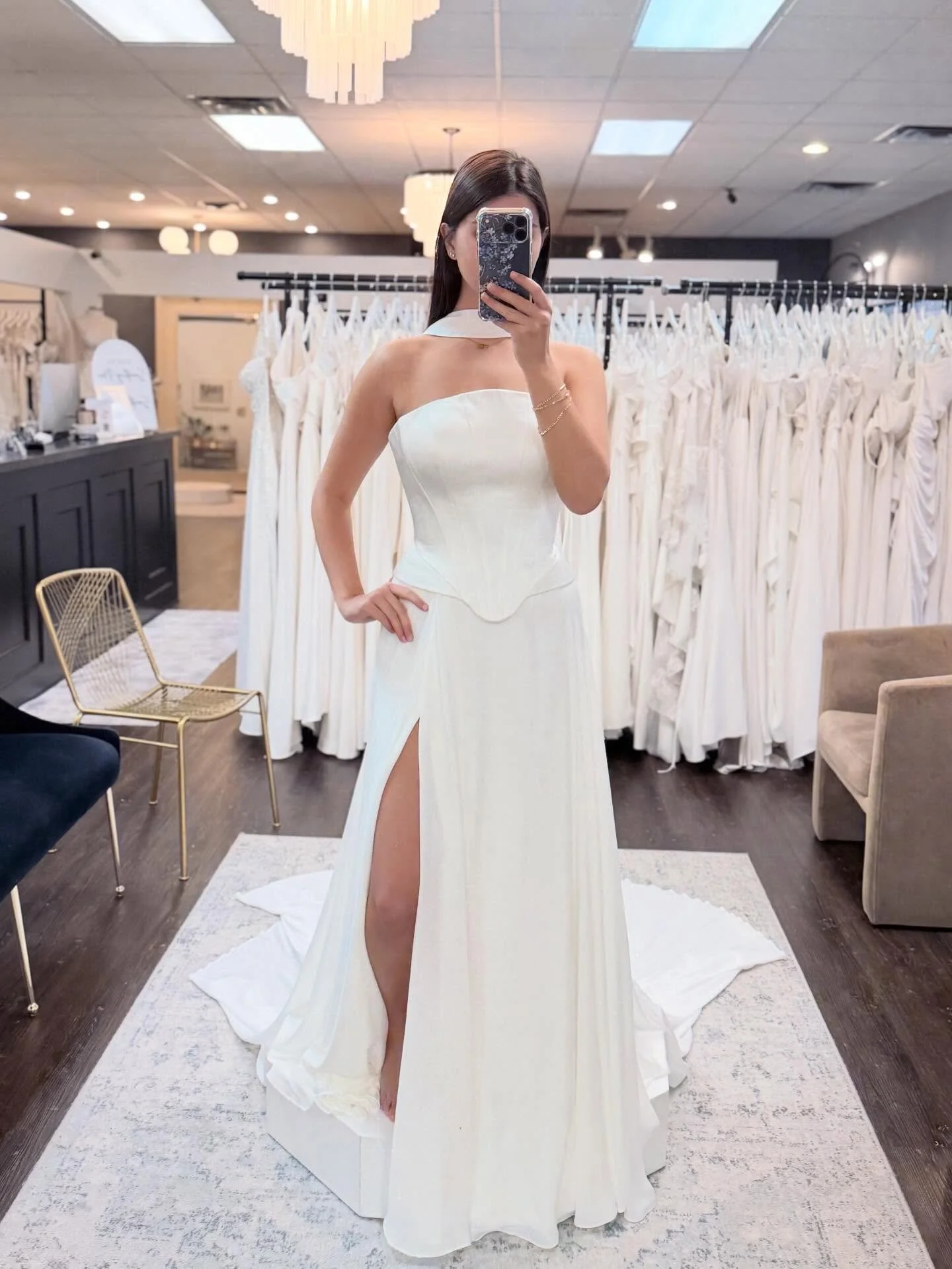 Oh, hello lover 🤍

#selfiesunday is sleek and sophisticated 🤍

Designer: @martinalianabridal 

#somethingbluebridal #somethingbluebride

Wedding &bull; Dress Shopping &bull; Bridal Boutique &bull; Modern Wedding Gown &bull; Bridal Trends