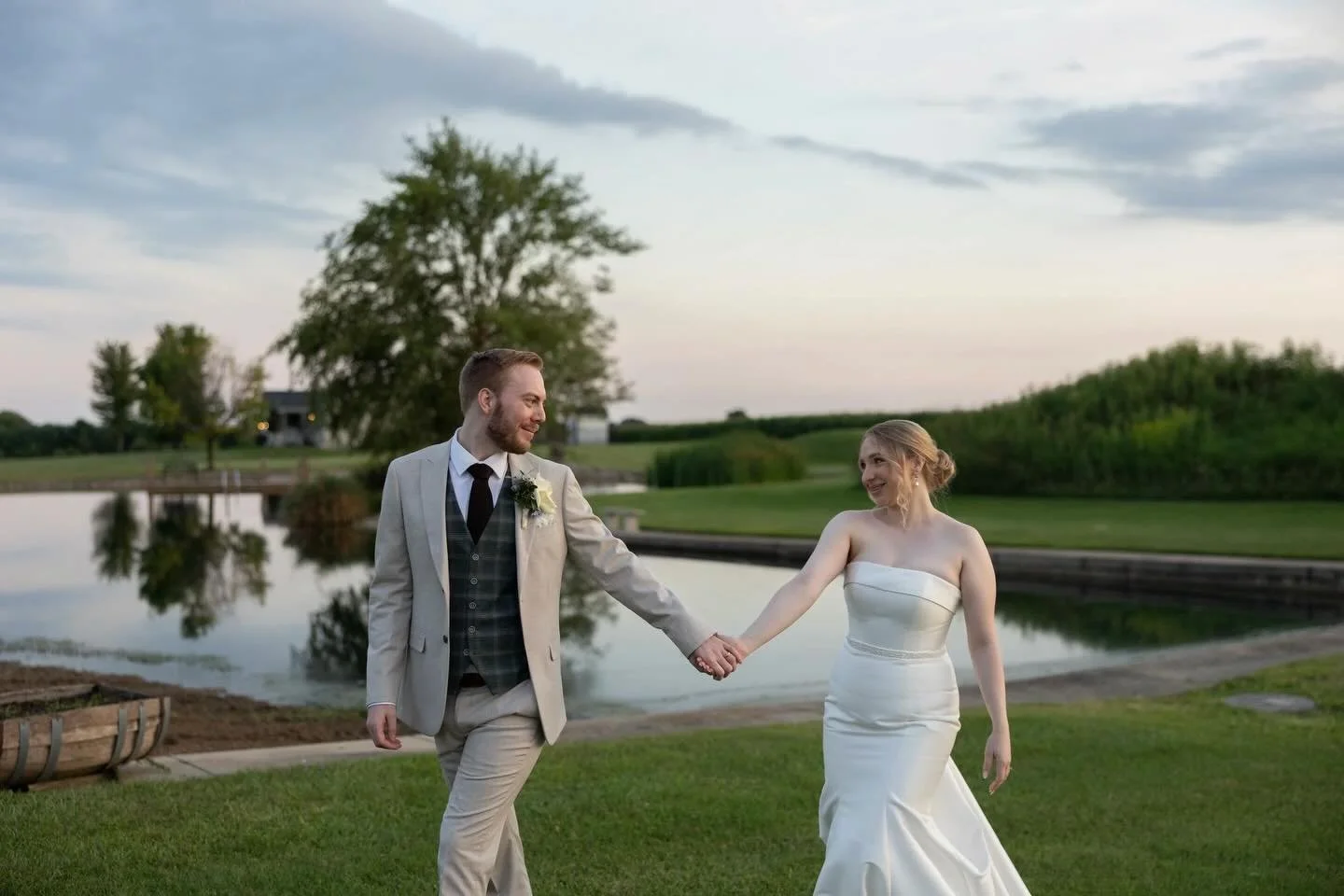 After a {very} long distance relationship, they finally sealed the deal! On the blog: Courtney &amp; Jack&rsquo;s big day! 🤍

Dress &amp; Gloves: @missstellayork from Something Blue Bridal
Veil &amp; Belt: @belairebridal from SBB
Earrings: @tiadoroj
