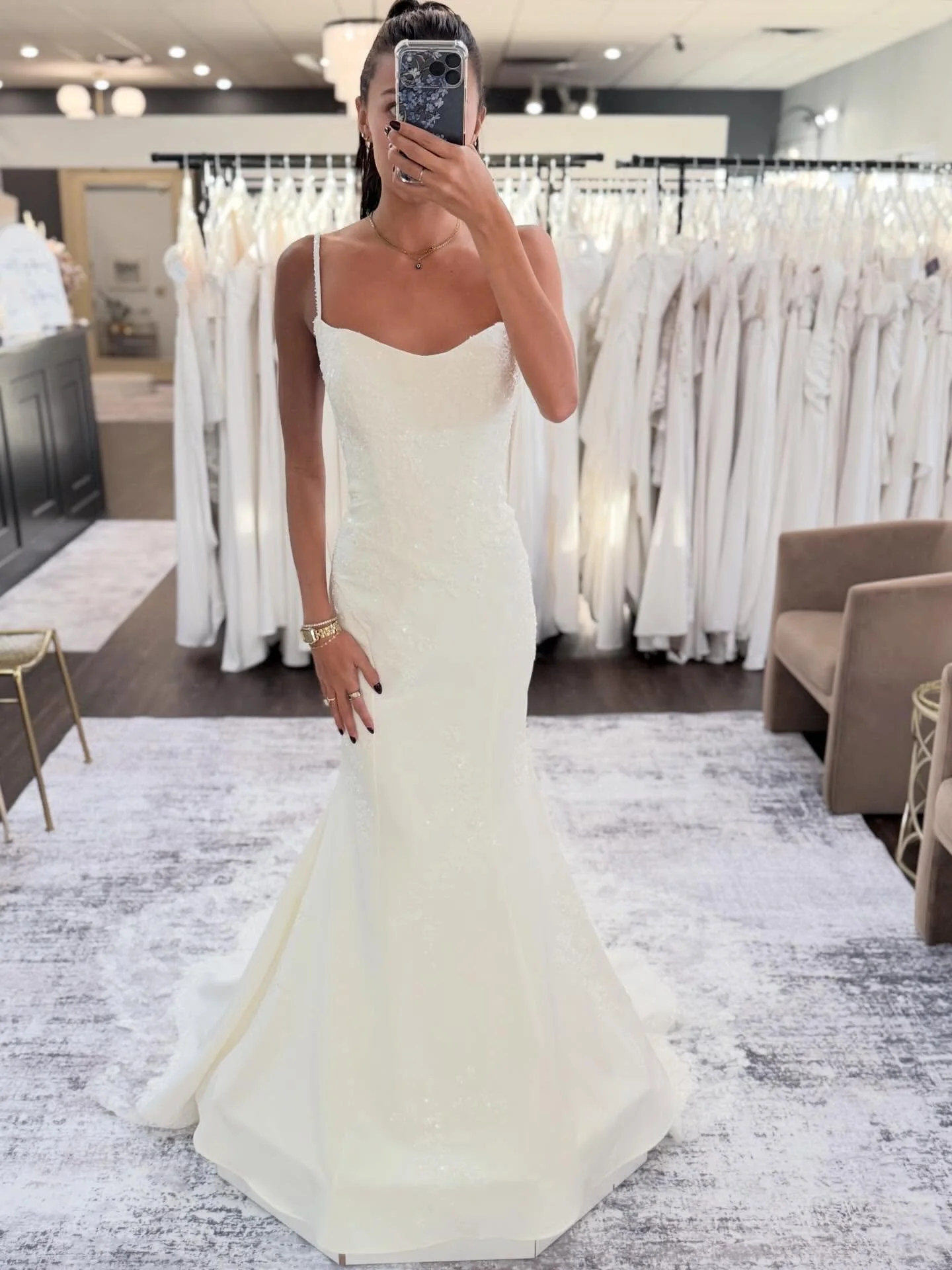 Low drama, high impact 🤍✨ a gown that proves less really is more!

#selfiesunday #somethingbluebridal

Wedding &bull; Bride &bull; Wedding Gown &bull; Dress Shopping &bull; Bridal Boutique &bull; Classic Bride