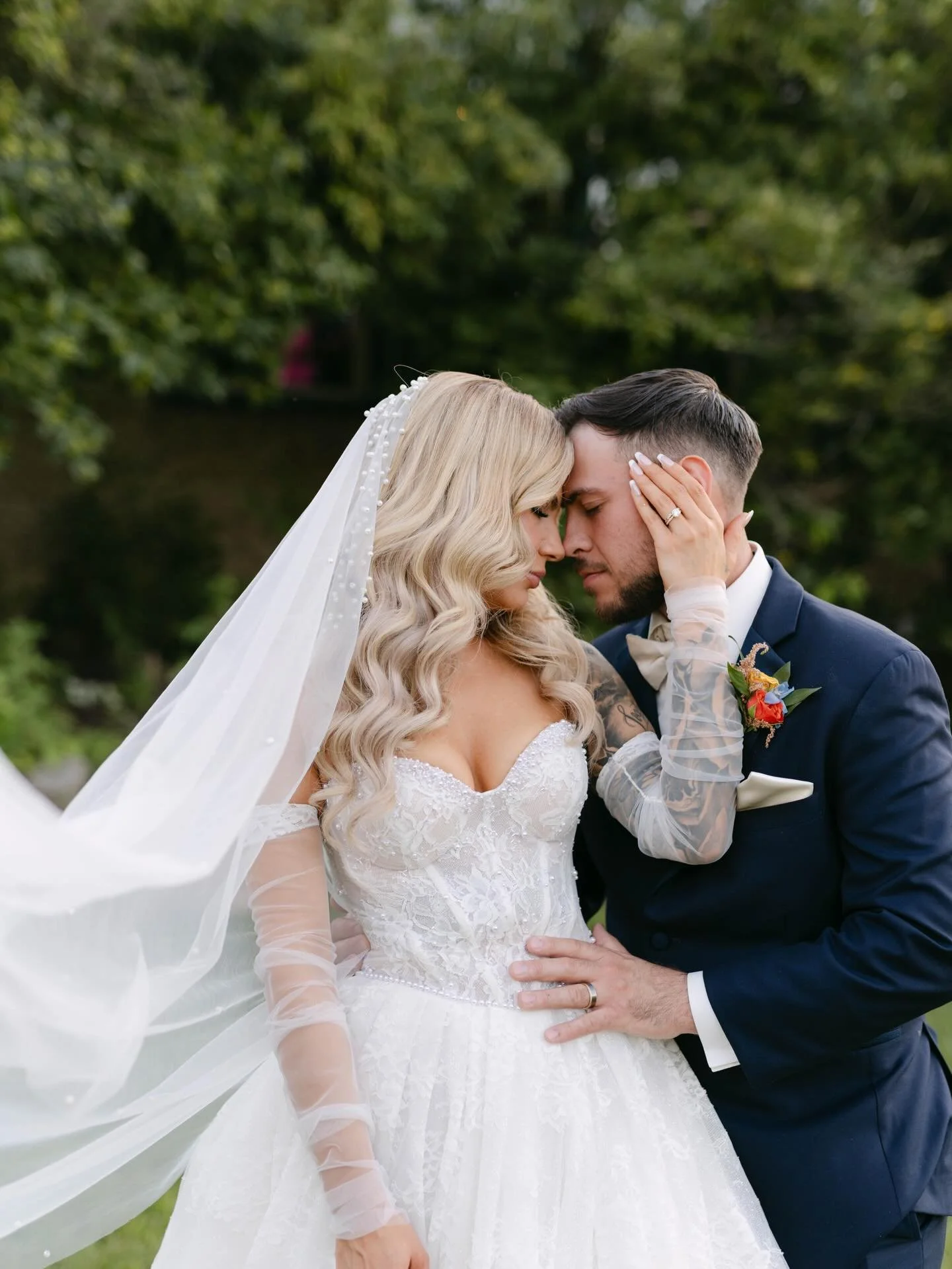 Swooning over these pics!! We&rsquo;re giving you a sneak peek into our beautiful bride Brittani&rsquo;s big day! 🤍✨

Dress: @martinalianabridal from SBB
Veil: @belairebridal from SBB
Photography: @madisontaylor.jpeg 
Venue: @grand_geneva 
Floral: @