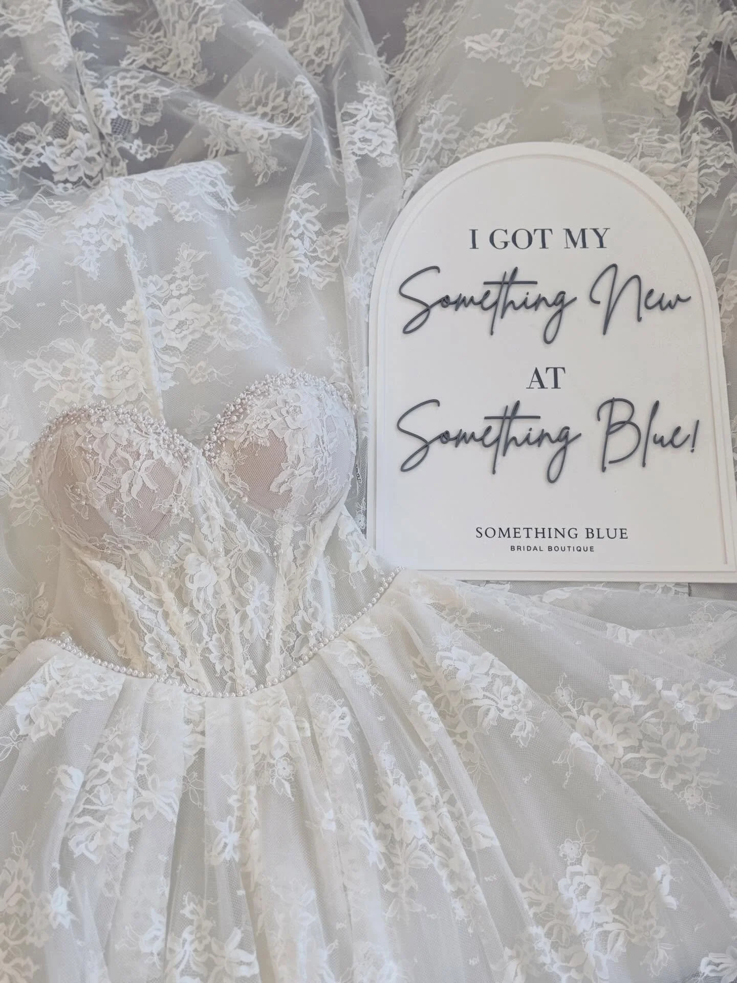 Giving brides in the Chicagoland area the *best* bridal experience since 2012✨💅🏼 

With over 300 gorgeous gowns on our racks, we have a style for every bride! 

#somethingbluebride #somethingbluebridal