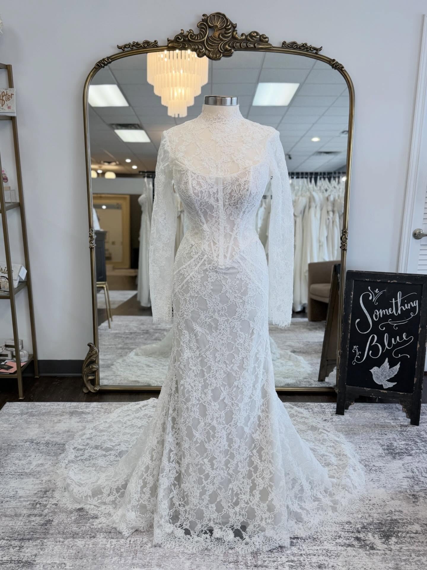 One gown, two looks!✨

This week&rsquo;s #weddinggownwednesday dress is one of our favorites from our very own Private Collection, Emilia Leray!🤍

This stunning lace gown can be worn strapless or with the detachable long sleeve bolero! We highly rec