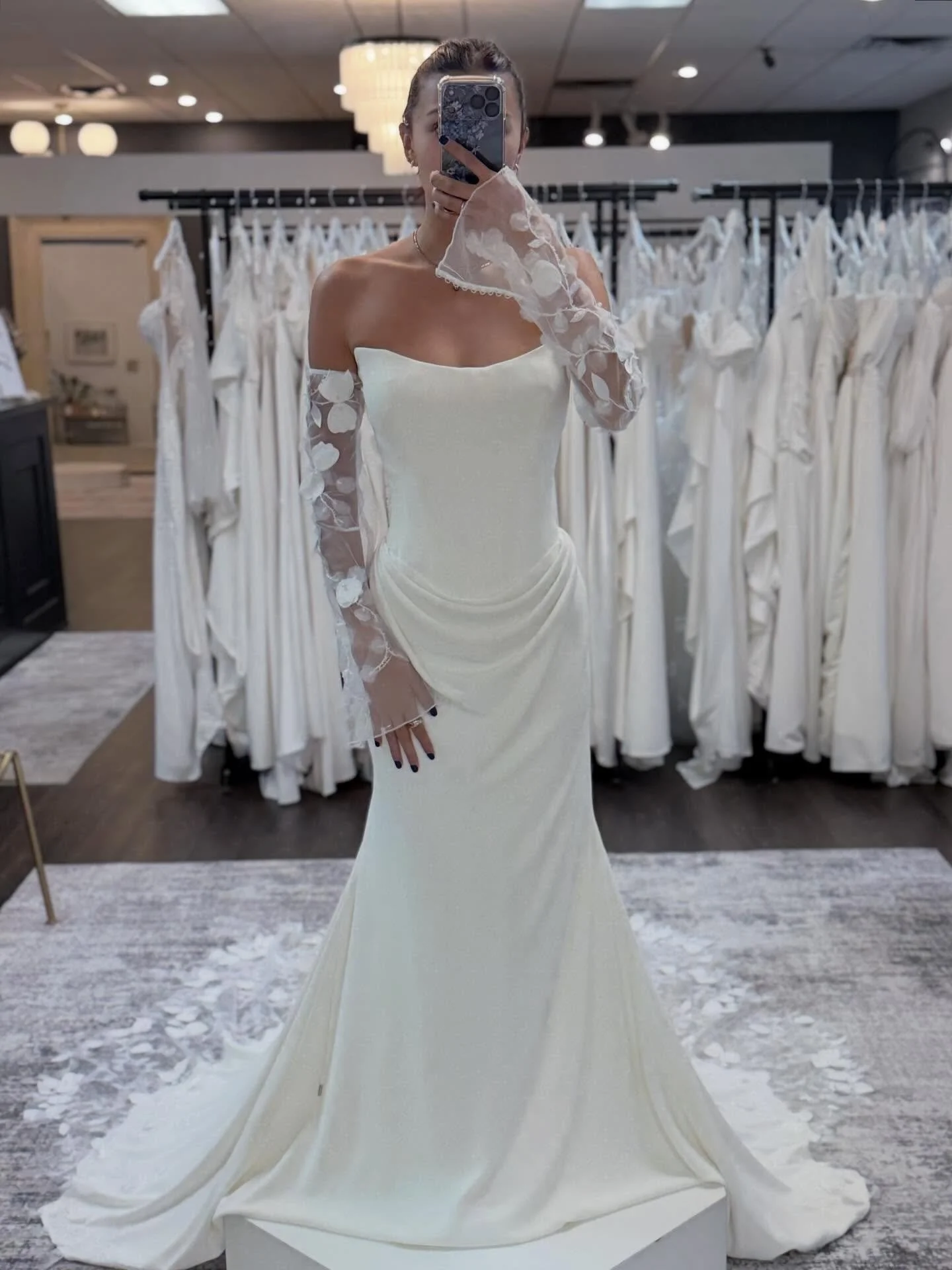 You can try not to fall in love with this gown, but you&rsquo;ll fail 😉🤍

Designer: @madilanebridal 

#selfiesunday #somethingbluebridal 

wedding gown &bull; wedding dress shopping &bull; spring wedding dresses &bull; bridal boutique &bull; bride
