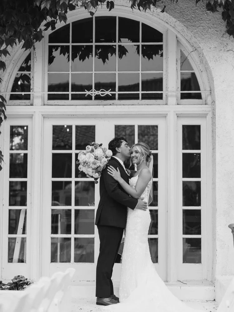 On the blog: Maddie + Tanner&rsquo;s big day🥂

Dress: @martinalianabridal from Something Blue Bridal
Veil: @belairebridal from SBB
Photography: @jazmingphotollc 
Venue: @ravisloeweddings 
Florist: @monarchfloristandevents
Cake: @calumetbakery
Hair: 