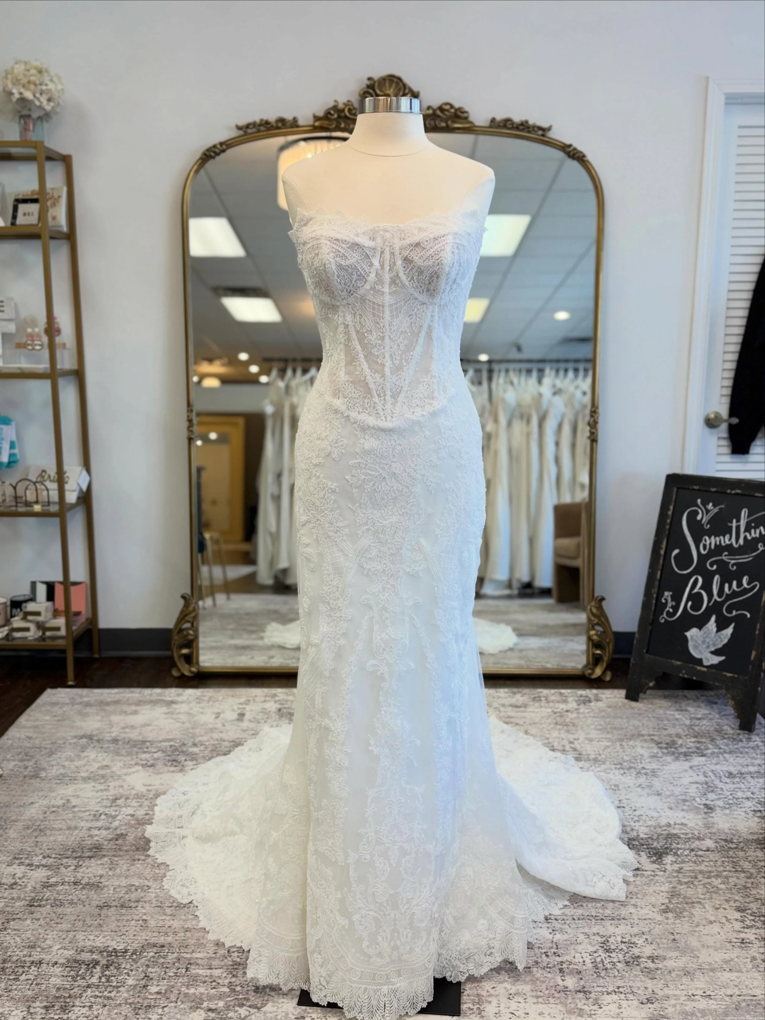 Lace lovers, this one is for you 🤍

This new @essenseofaustralia features a corset bodice, delicate sequined lace, and a stunning scalloped train! The dress bodice can come either line or unlined too.

#weddinggownwednesday #somethingbluebridal #wgw