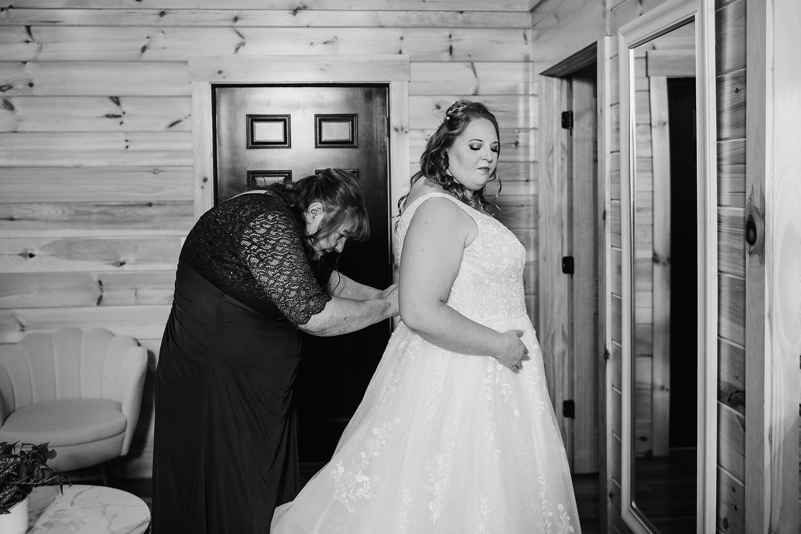 WDSherrickNorthLakeWeddingsBridePrep (72 of 99).jpg