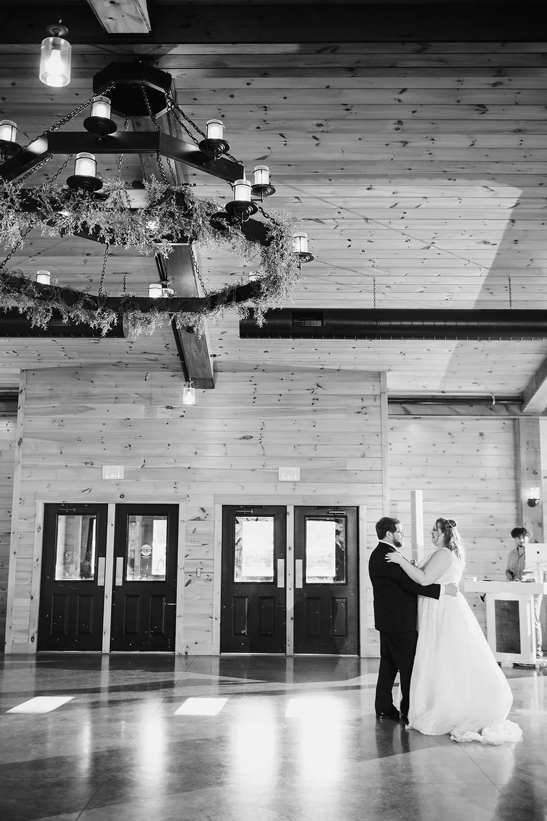 WDSherrickNorthLakeWeddingsEntrance1stDance (25 of 41).jpg