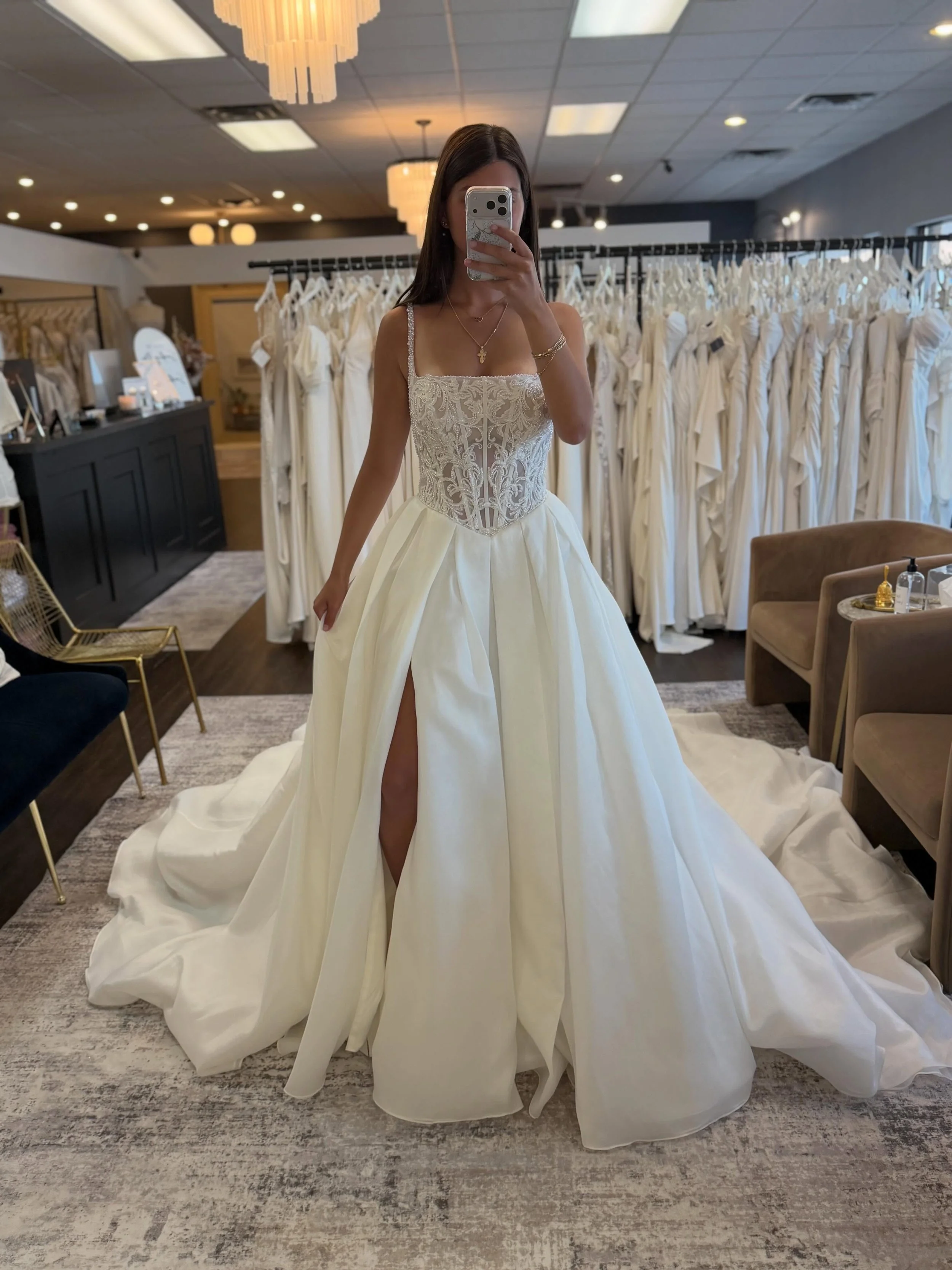 Selfie Sunday never looked so bridal 🤍

#somethingbluebridal #selfiesunday 

selfie sunday &bull; wedding dresses &bull; wedding dress shopping &bull; bridal boutique &bull; ballgown wedding dress