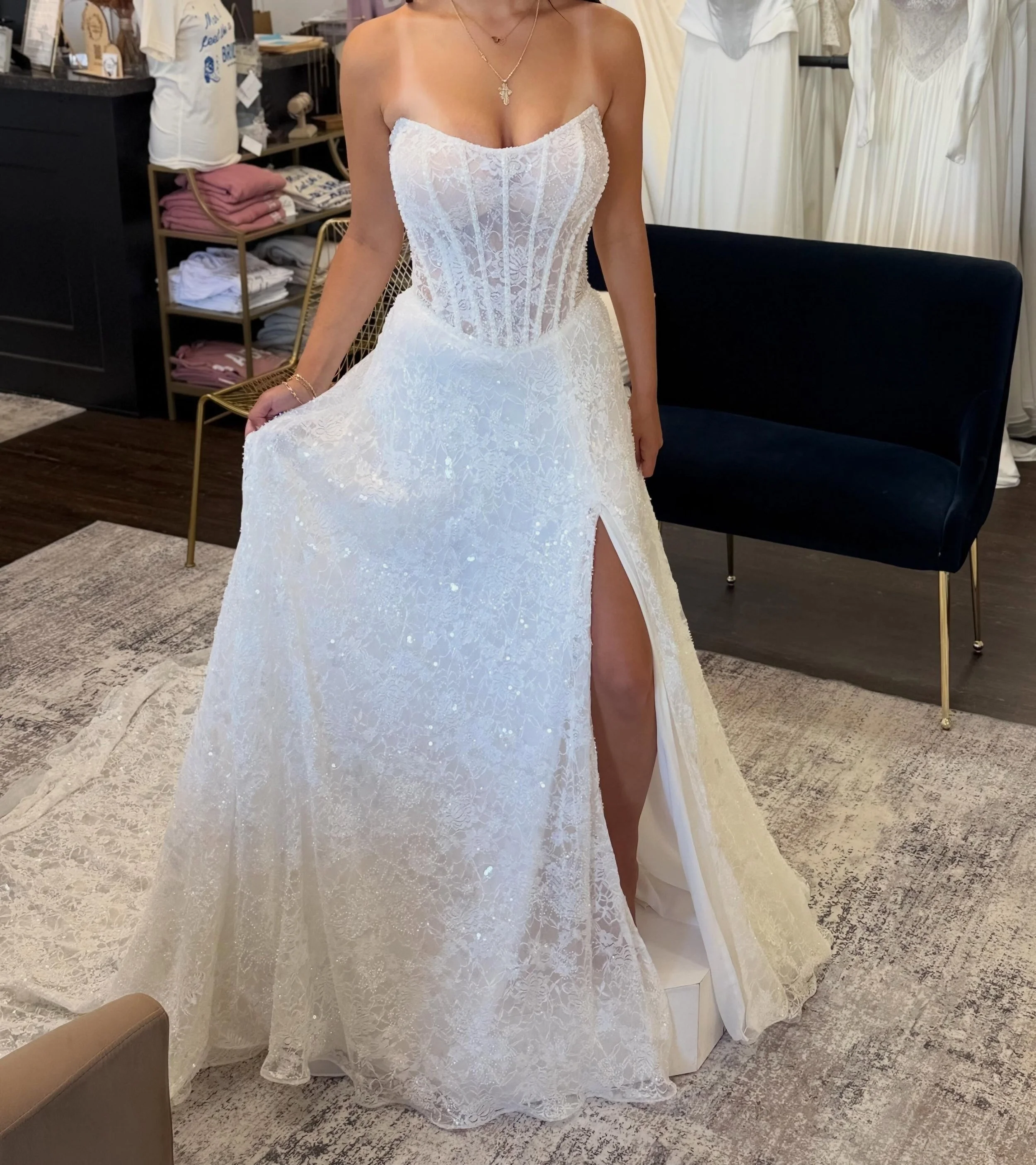 @marionmagnoliafarms + the dress of your dreams 🤍

#somethingbluebridal #weddinggown 

wedding dresses &bull; wedding dress shopping &bull; bridal boutique &bull; barn weddings &bull; classic wedding gowns