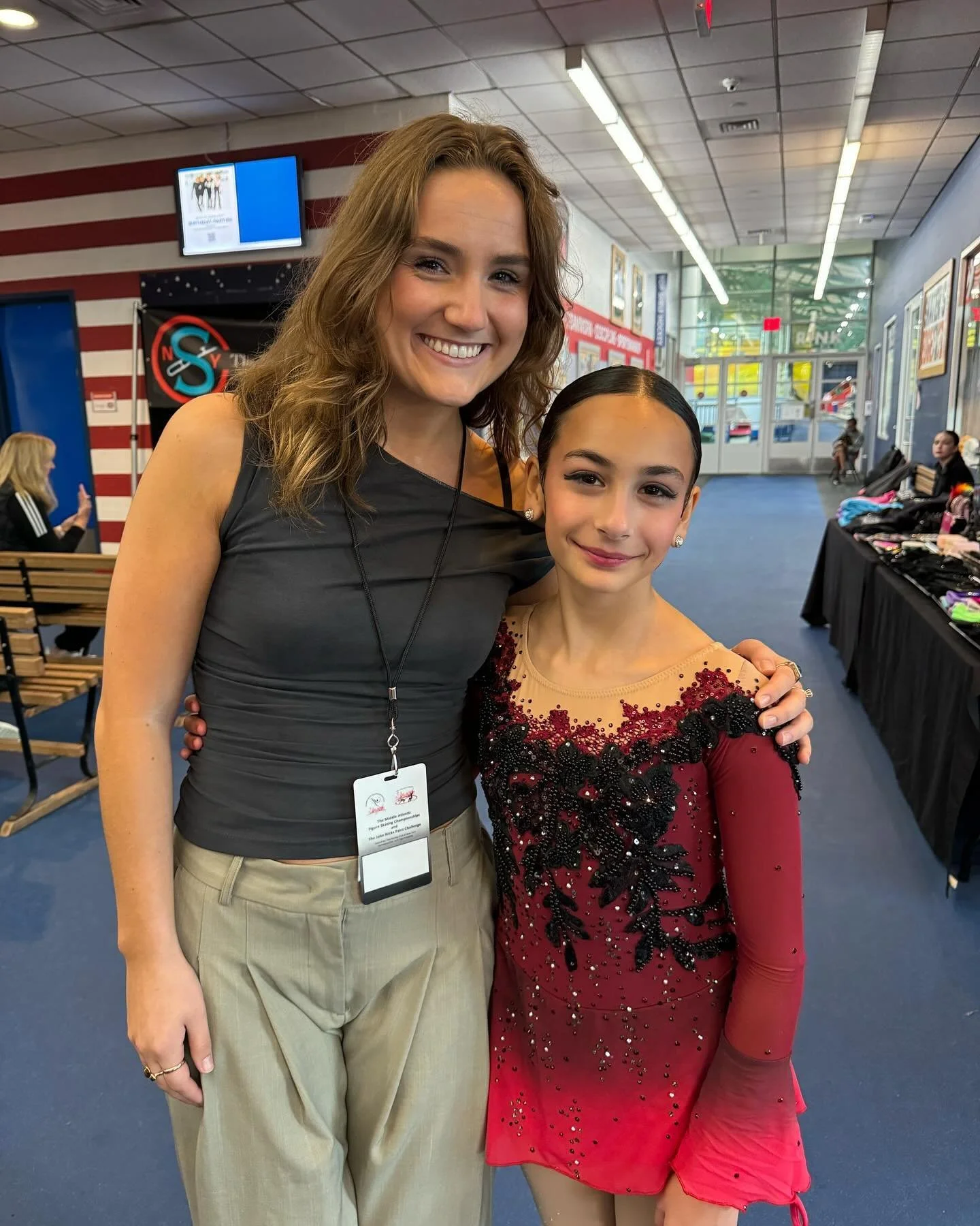 First NQS competition in the books ✅

Shea had a blast performing her new program at the Middle Atlantic Championships, and got some great feedback from the judges ❤️ Next up, Skate Cleveland!

#figureskating #figureskater #figureskatingcoach #iceska