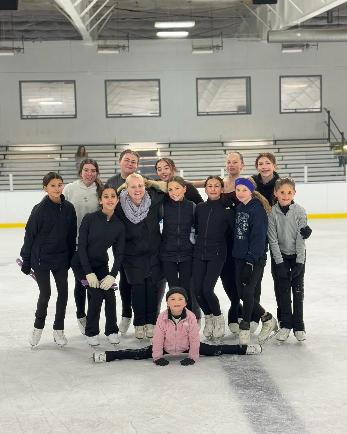 No school = time for more training!!

Thank you to Lisa for coming to work with the girls and to Katrina for running a wonderful ballet class 🥰

A huge thank you to Challen for setting this up with me!
&bull;
&bull;
&bull;
#figureskating #figureskat