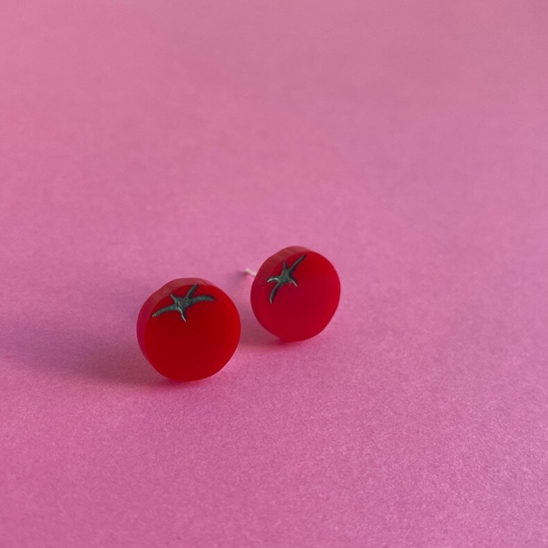 Tomato for your thoughts? 🍅🥫&hearts;️
.
#handmade #madeinphilly #tomatogirl
