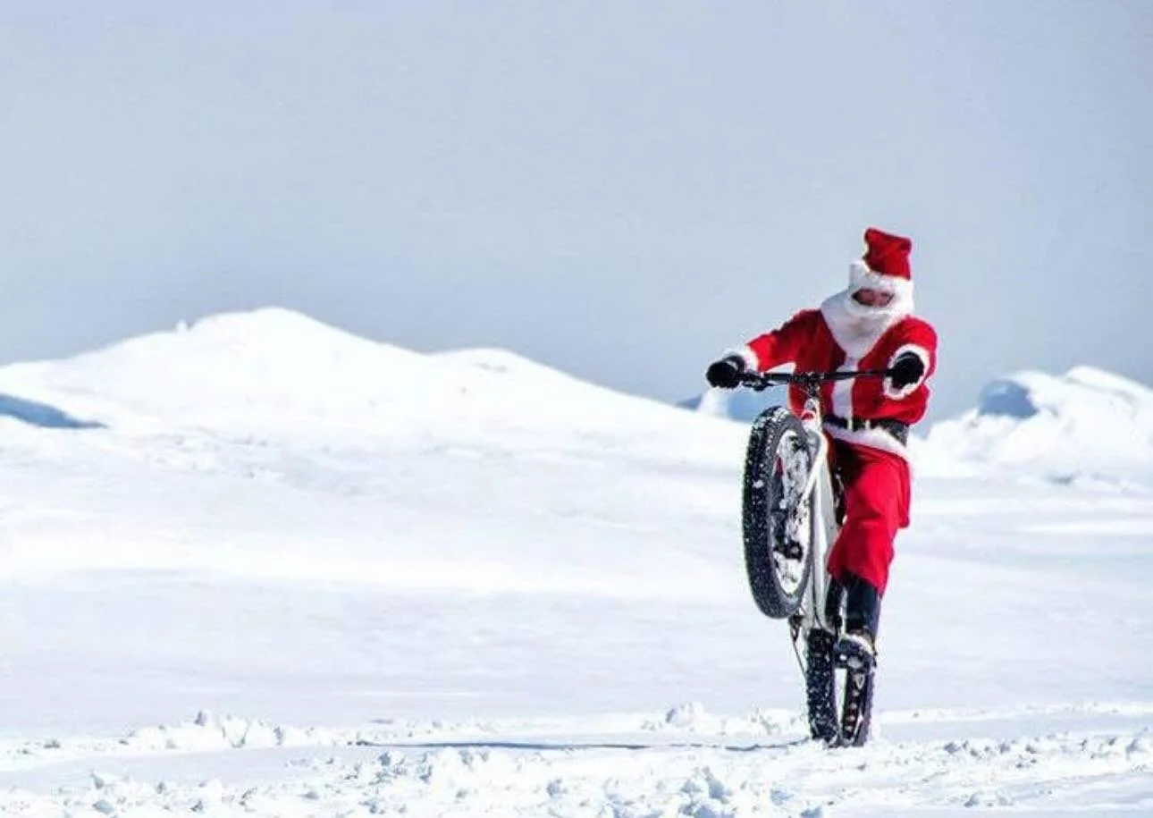 Merry Christmas and a Happy New Year !  #becoolridebikes #mtbenduro #visitdurango #mtbphotos #mtbiking #mtbrider #dhmtb #mtbride #bikepark #mtbforlife #mtbforever #mtbnation #mountainbikephotos #mountainbikelifestyle #freeridemtb #mtblovers#skipurato