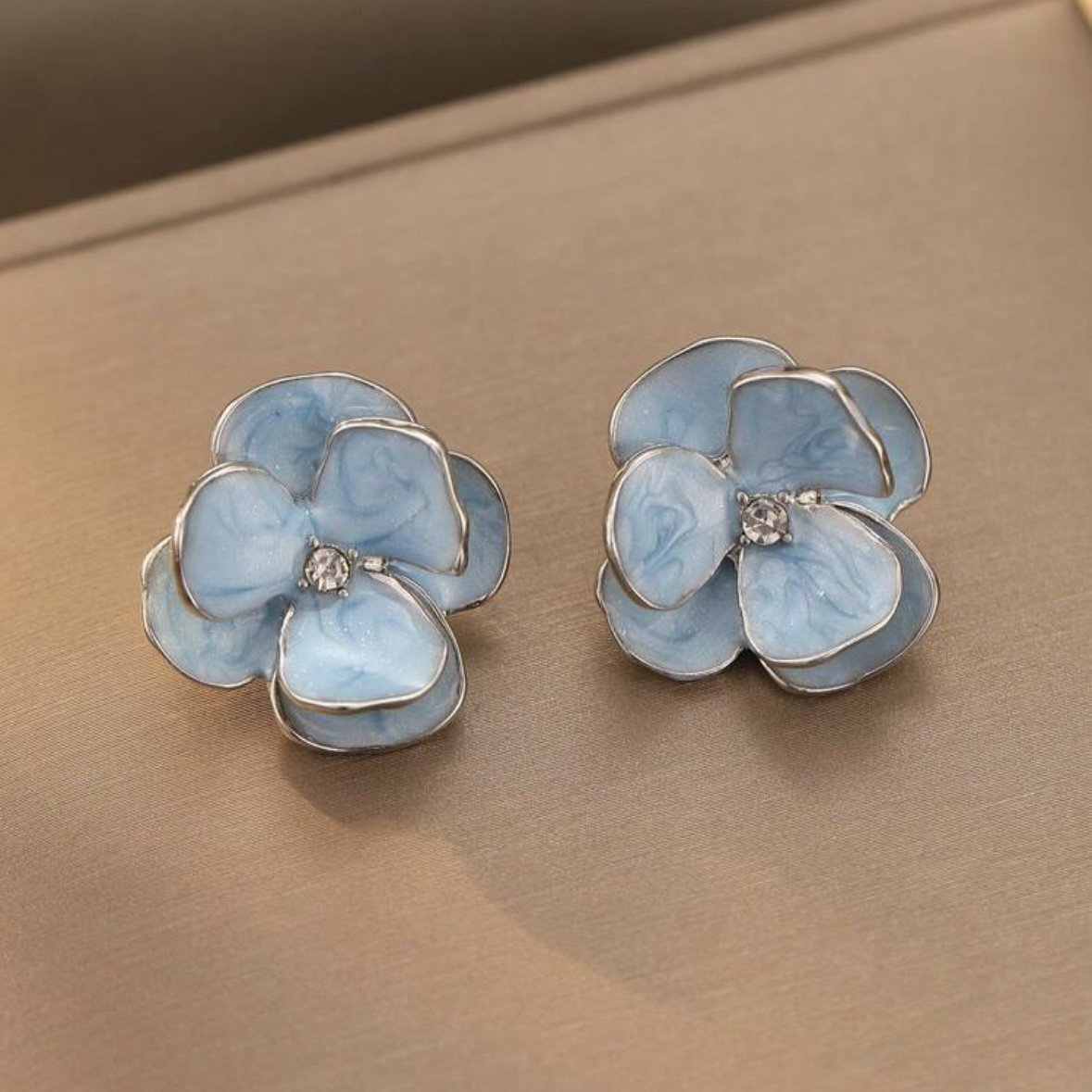 Marble Blue Flower Stud Earrings