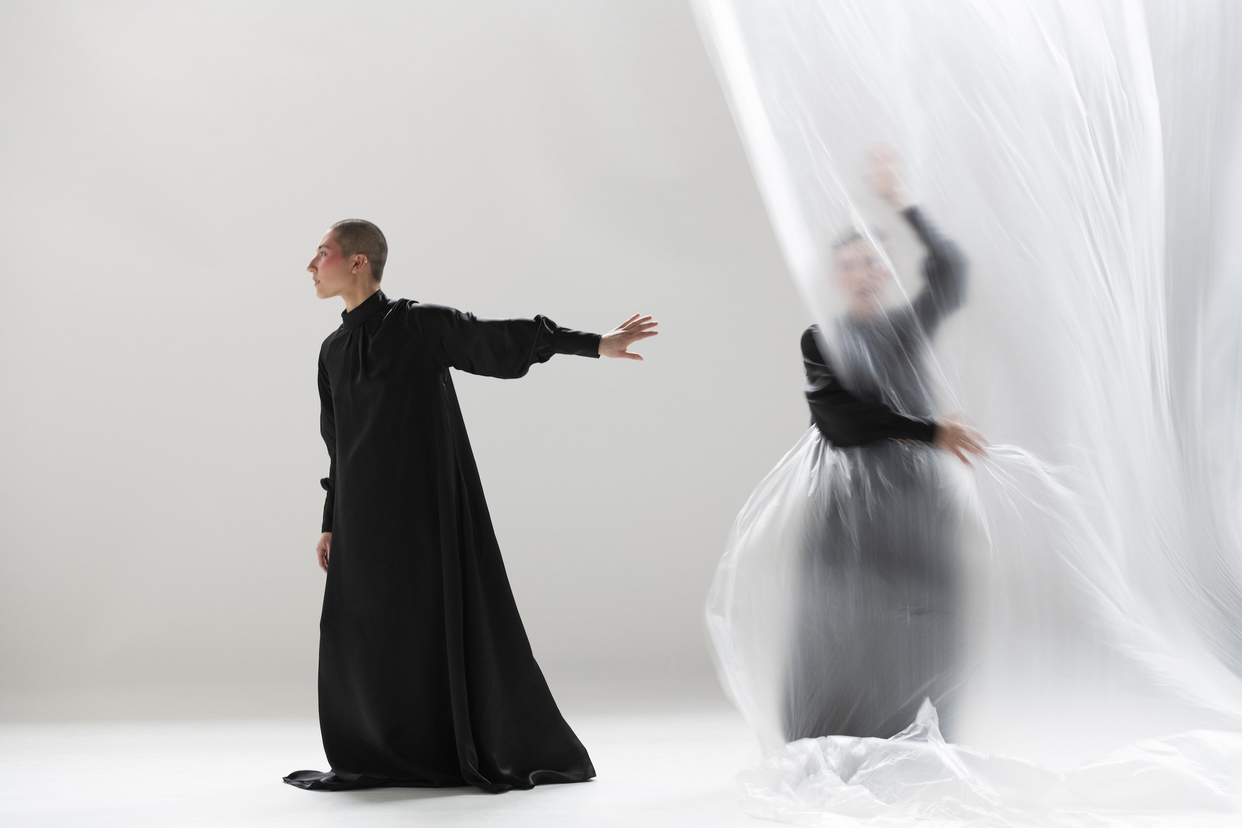 State of Underdress SS 22/23 ・ creative direction: @oblaco
photography: @davidcooperphotography
MUA: @isabellissima
hair: @hairline_vancouver
dancers: @actiondistance @emmalenafredriksson @kate.franklin31