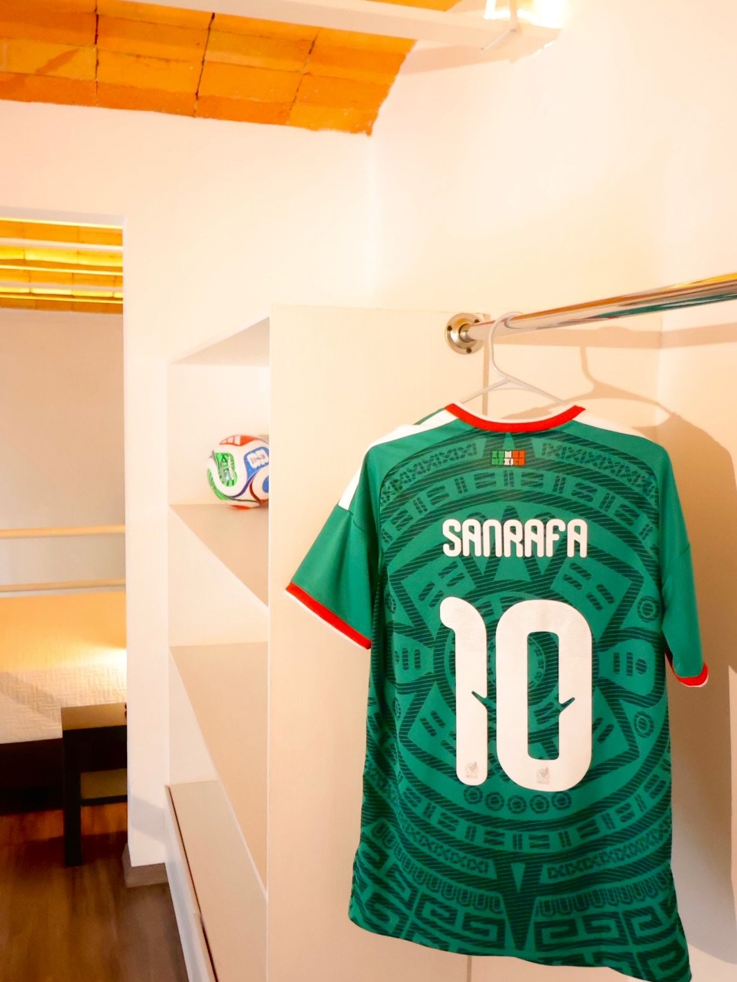 Se acerca el verano deportivo en la cdmx y tu mejor opci&oacute;n est&aacute; en SanRafa, donde sabemos que no eres un cliente, sino un invitado. Te esperamos en casa. 🏠 🇲🇽

&iquest;Por qu&eacute; hospedarte con nosotros? 
✅Ubicaci&oacute;n estrat