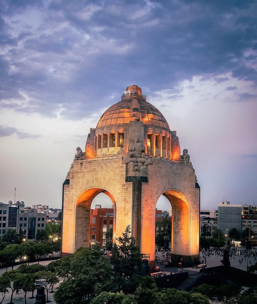 MONUMENTO A LA REVOLUCION.JPG