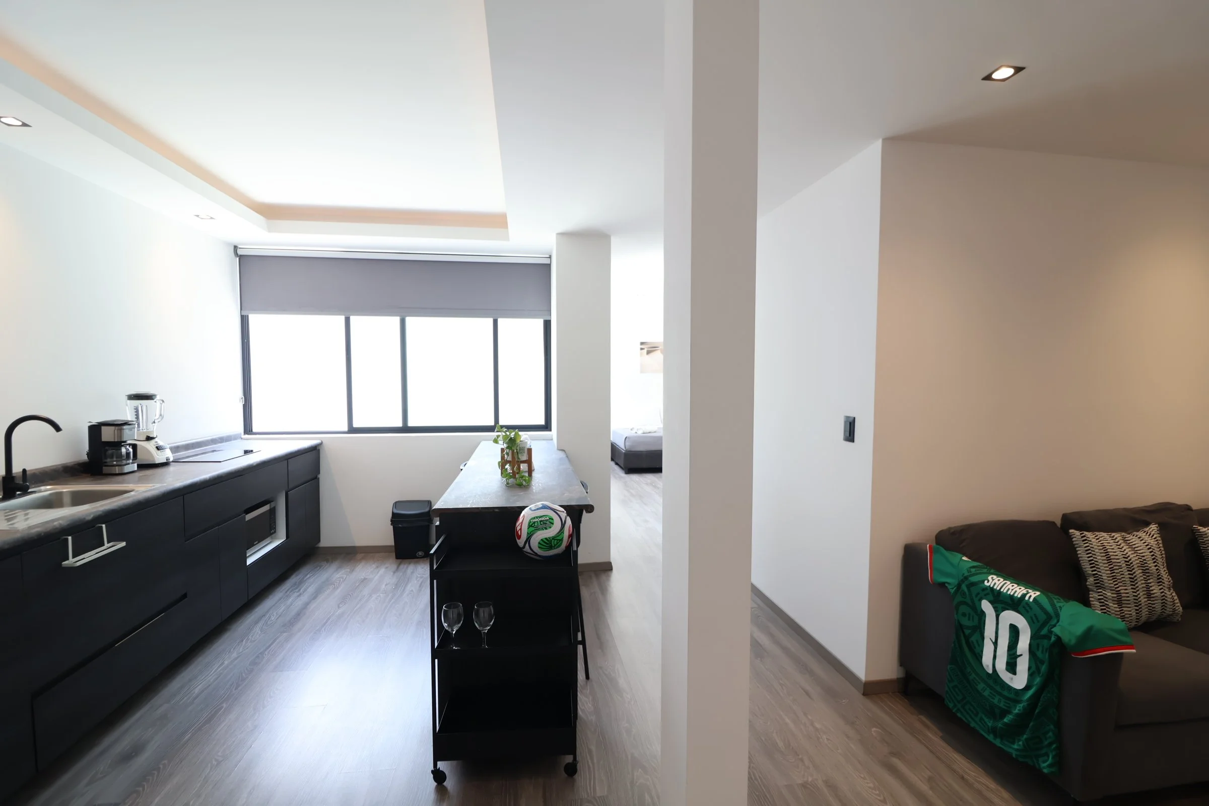Suite 7