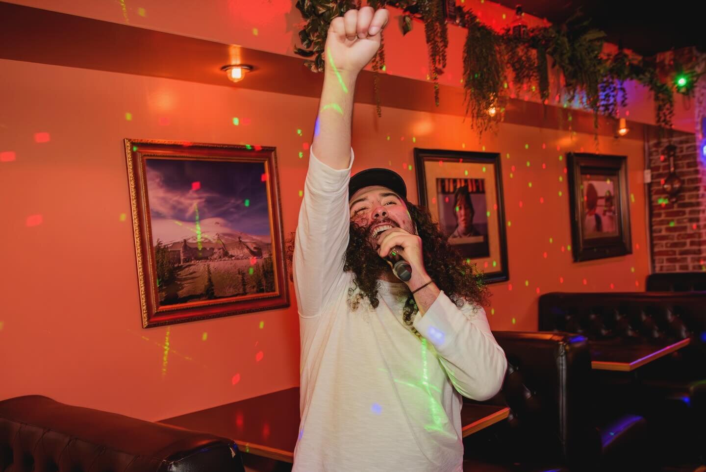 Eventually, we&rsquo;re all good singers🍻🎤 Sing your heart out at #HallwayPDX 🎶🪩 Order a Wendy&rsquo;s Revenge and grab a mic! You&rsquo;ll want to stay here with us forever and ever and ever🪓 Open TONIGHT @ 9pm 🎉

#karaoke #karaokebar #bar #th