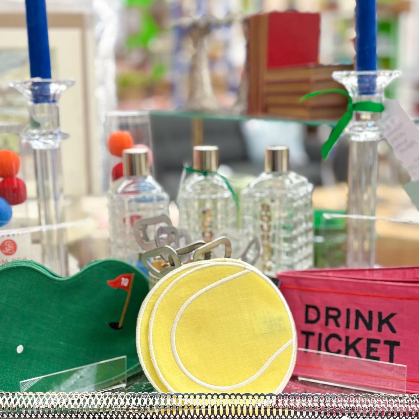 Played the round.
Won the match.
Stayed for the martini. 

New country club coded cocktail napkins from the fabulous House of Gleason just hit the booth at Evolution Home - pair with vintage coupes and a competitive streak. @houseofgleason @evolution