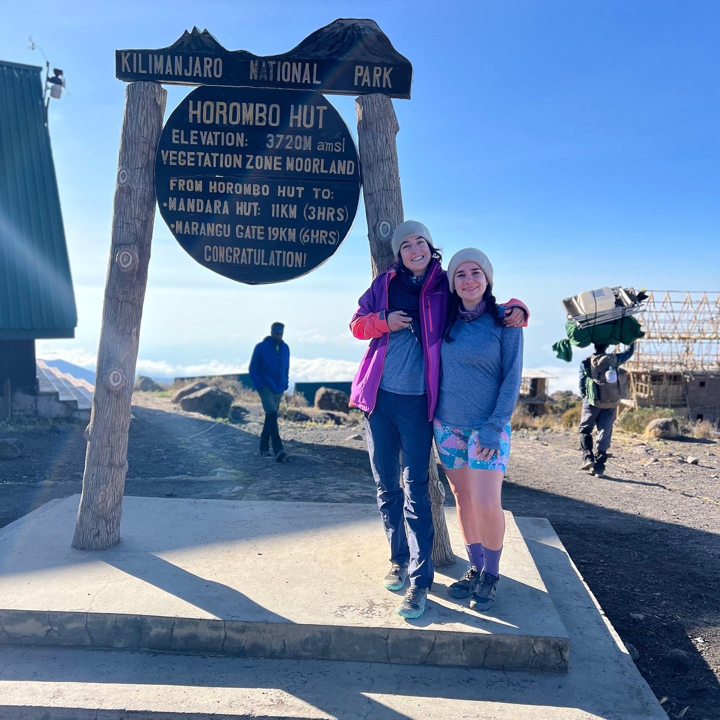 Muchas felicidades a nuestras amigas de @____boreal por su Aventura en el Kilimanjaro!
. 
Estamos muy felices de ver nuestra ropa llegar tan lejos! 
#monkeylion #outdoor #elevatenature #outlastnature