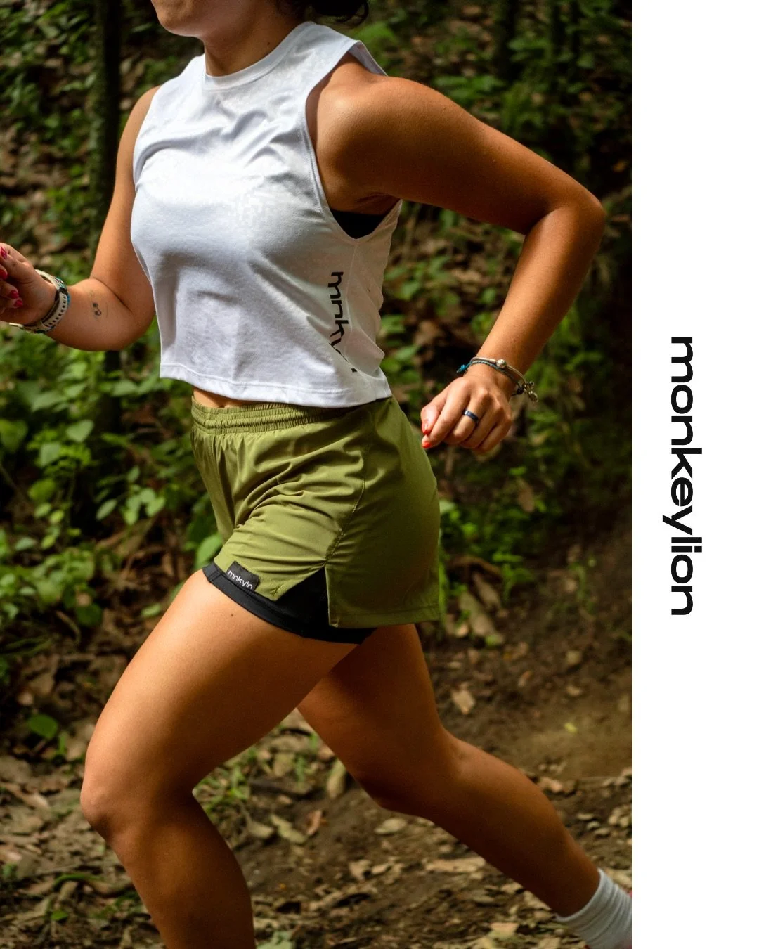 Completa tu Outfit para la Aventura! 
Nos emocionamos y armamos este &ldquo;Light Tank Top&rdquo; para correr, ir al cerro, la pista o tu entrenamiento, hay pocas piezas y solo de mujer! Chicas es su momento.
Encuentralo ya en la pagina web! 
#monkey
