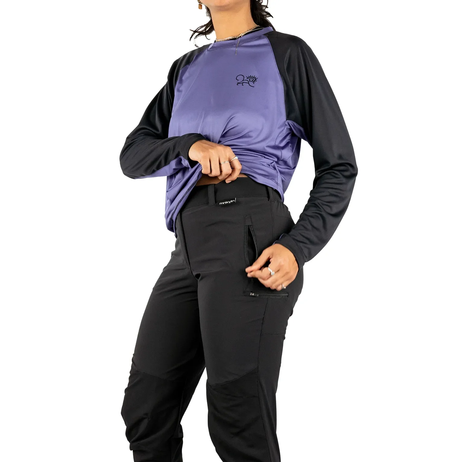 Monkeylion-mtb-pants-women-model1.webp