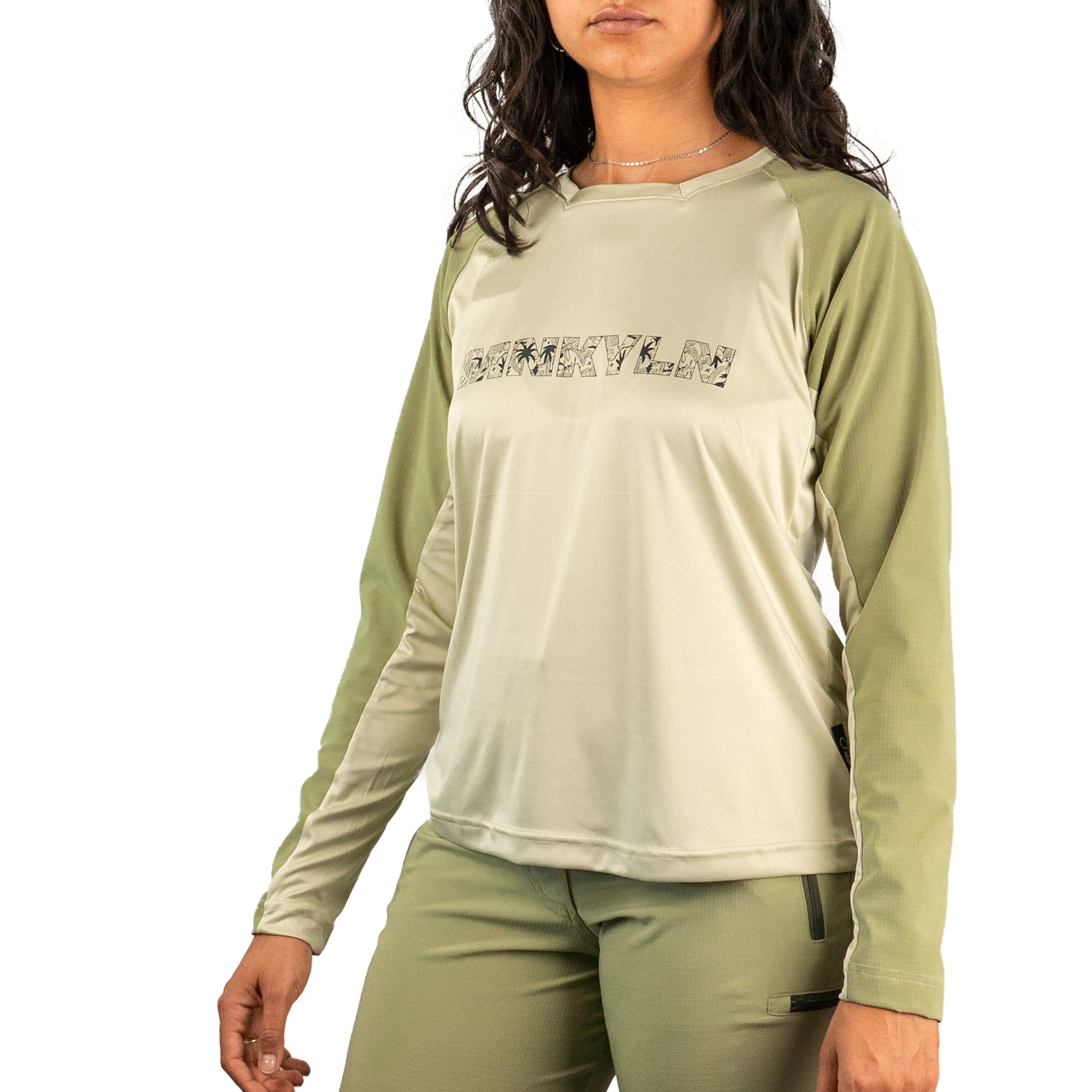 mtb-jersey-green-women-model-1.png