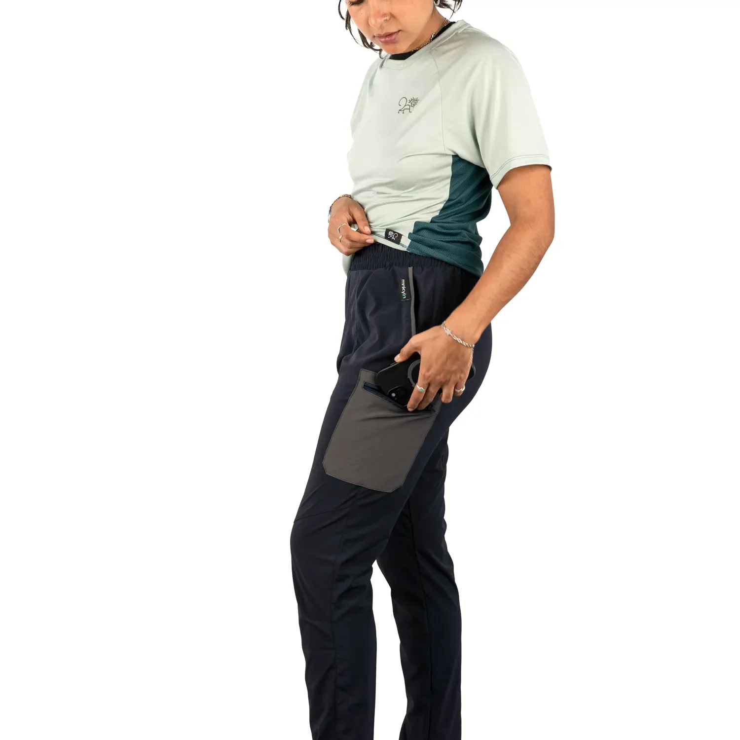 all-mountain-pants-mtb-women-model-2.webp