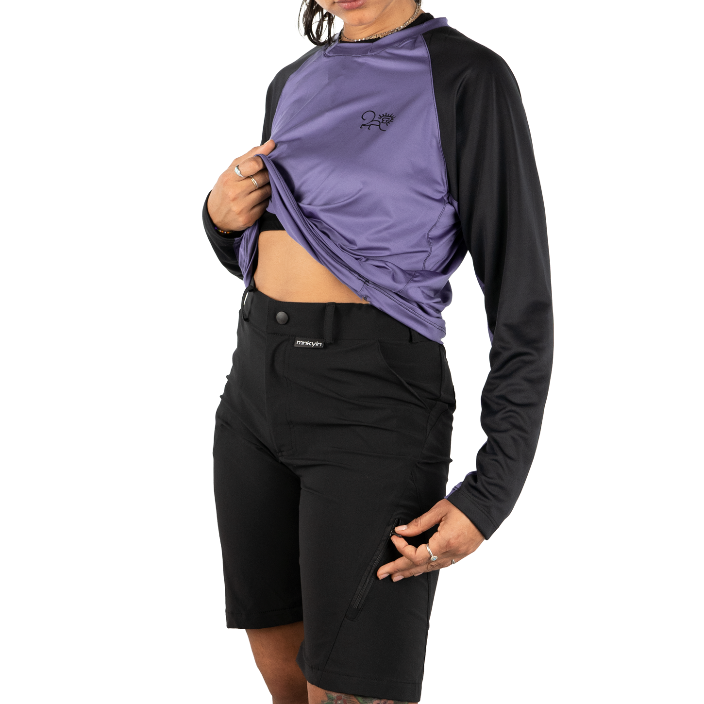 mtb-shorts-women-monkeylion-model-2.png
