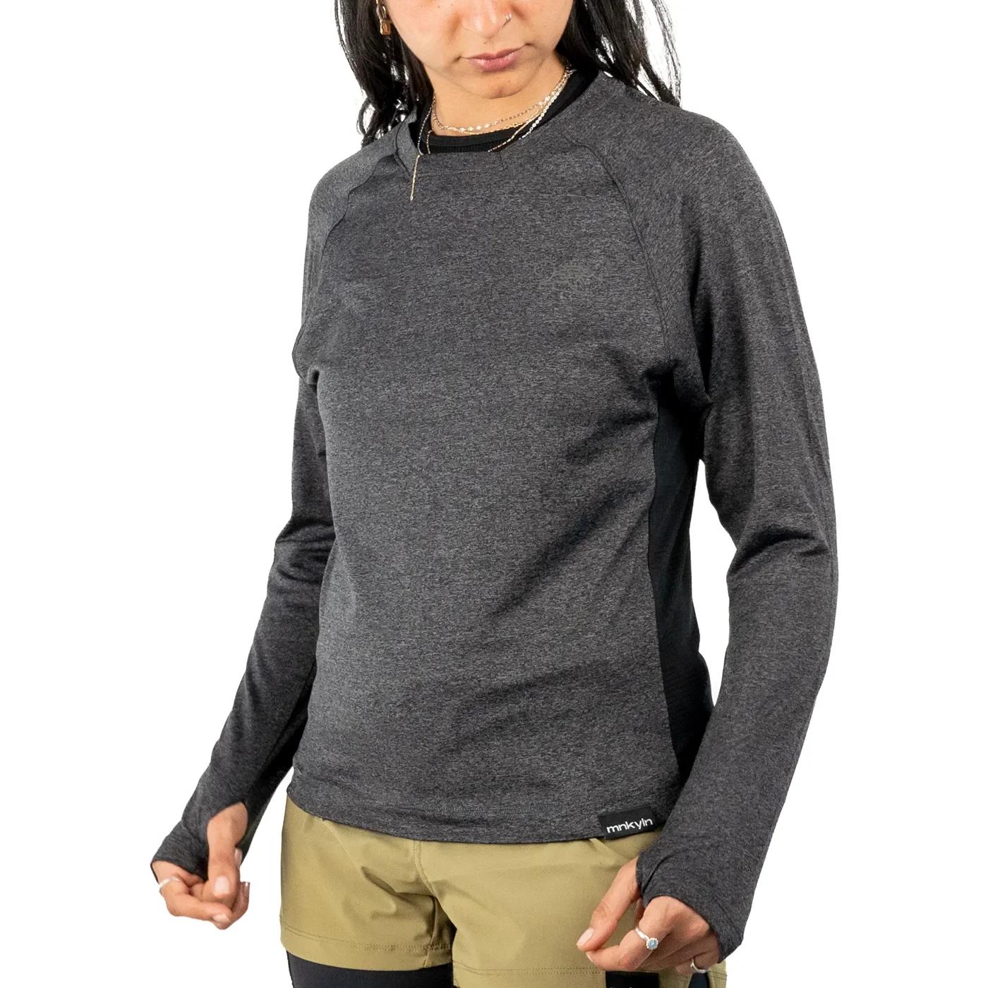 jersey-runner-green-women-monkeylion-model-1.webp