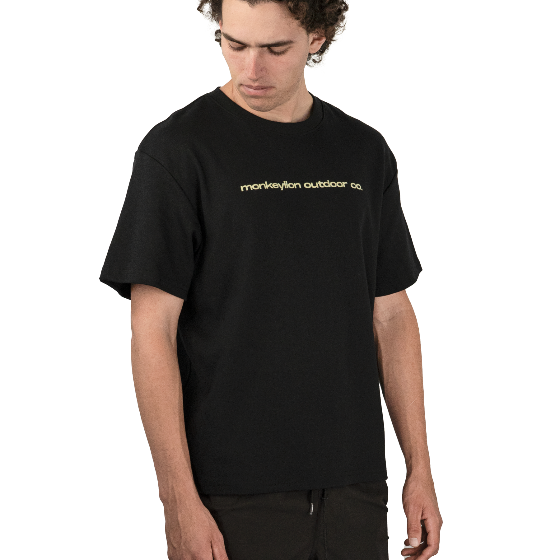 Monkeylion-Outdoor-Oversize-Tshirt-Black-model1.png